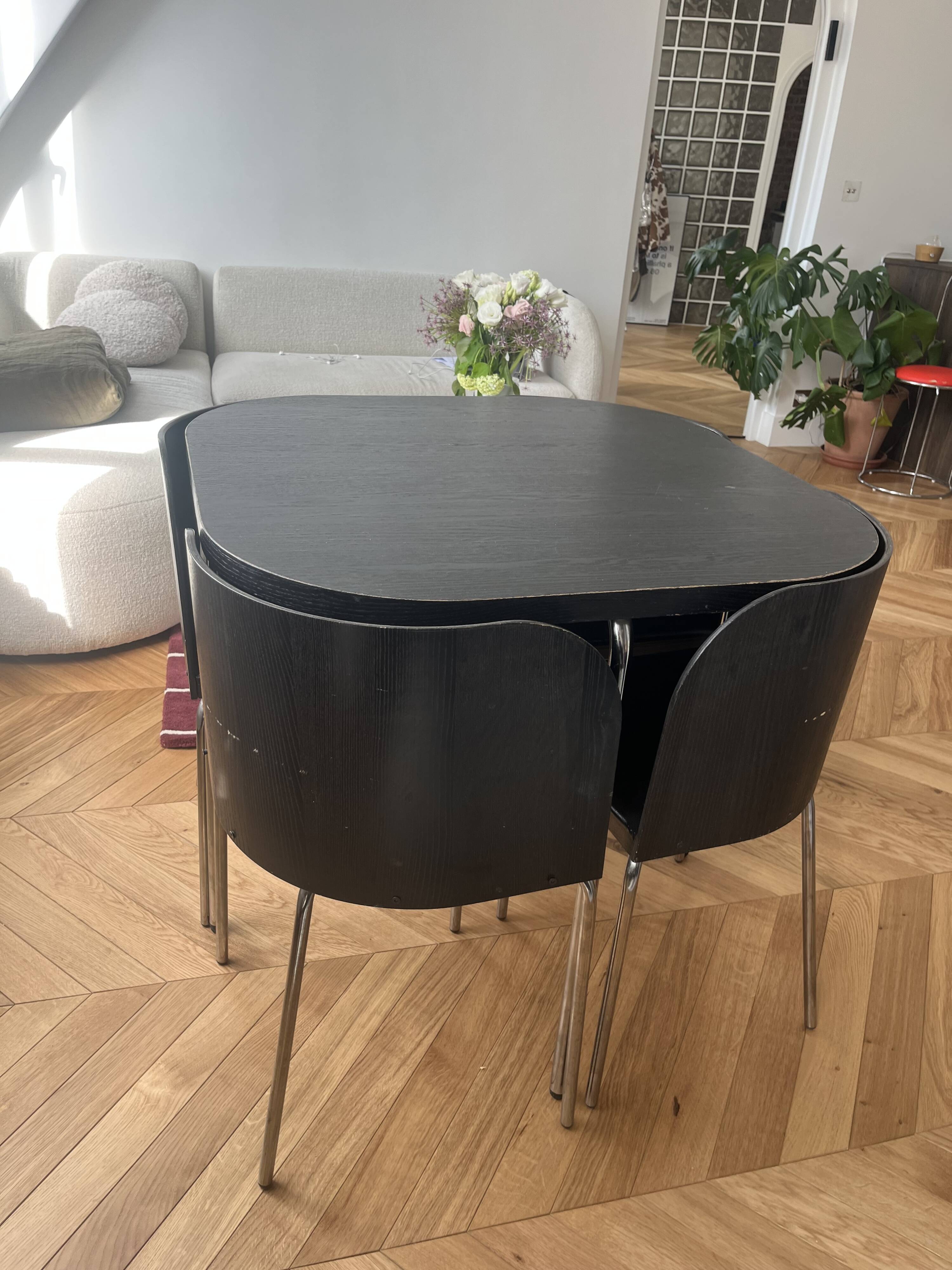 Table and 4 chairs Model "Fusion" by Sandra Kragnert (IKEA)