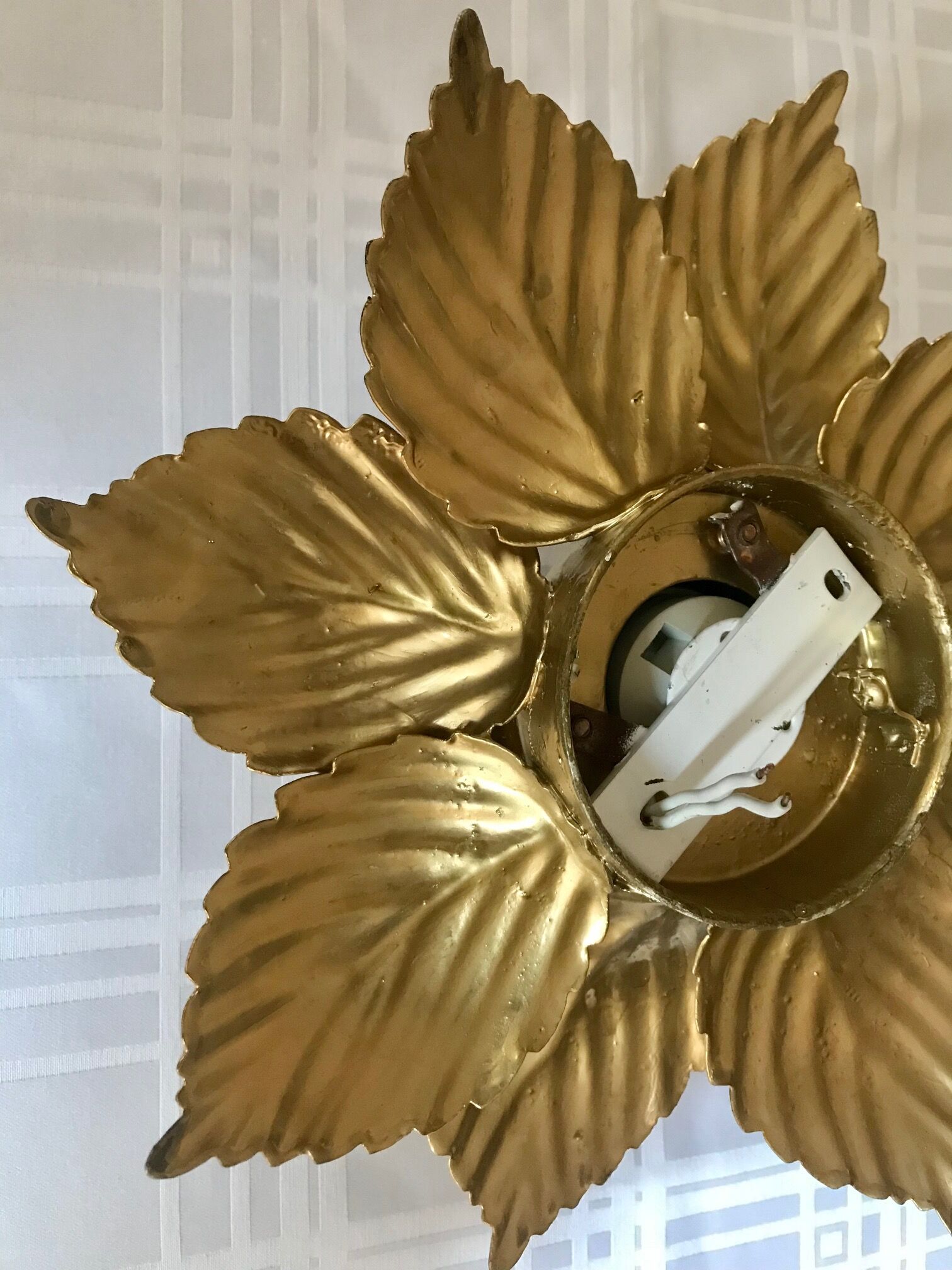Golden flower wall lamp