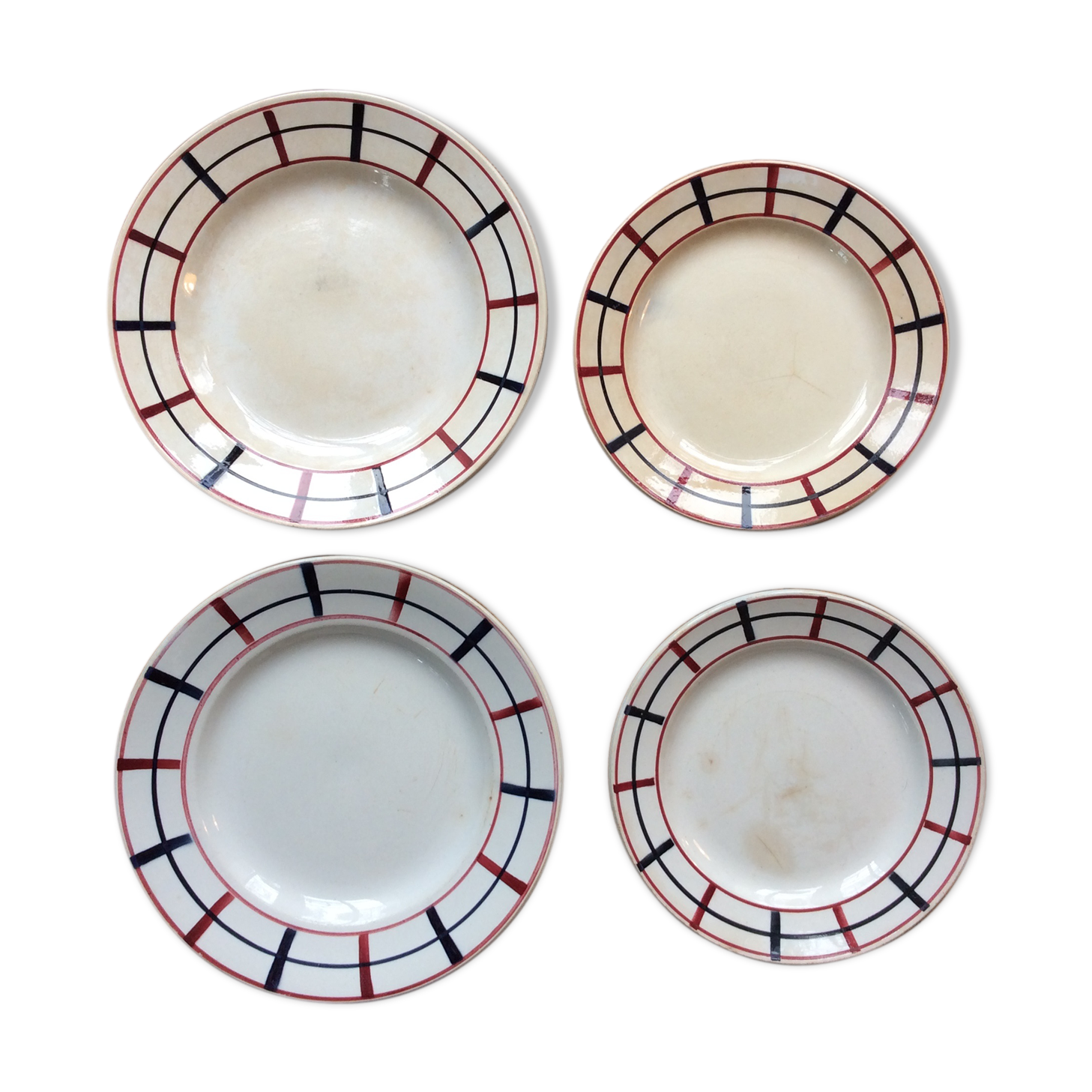 2 large and 2 small plates model basque Lou