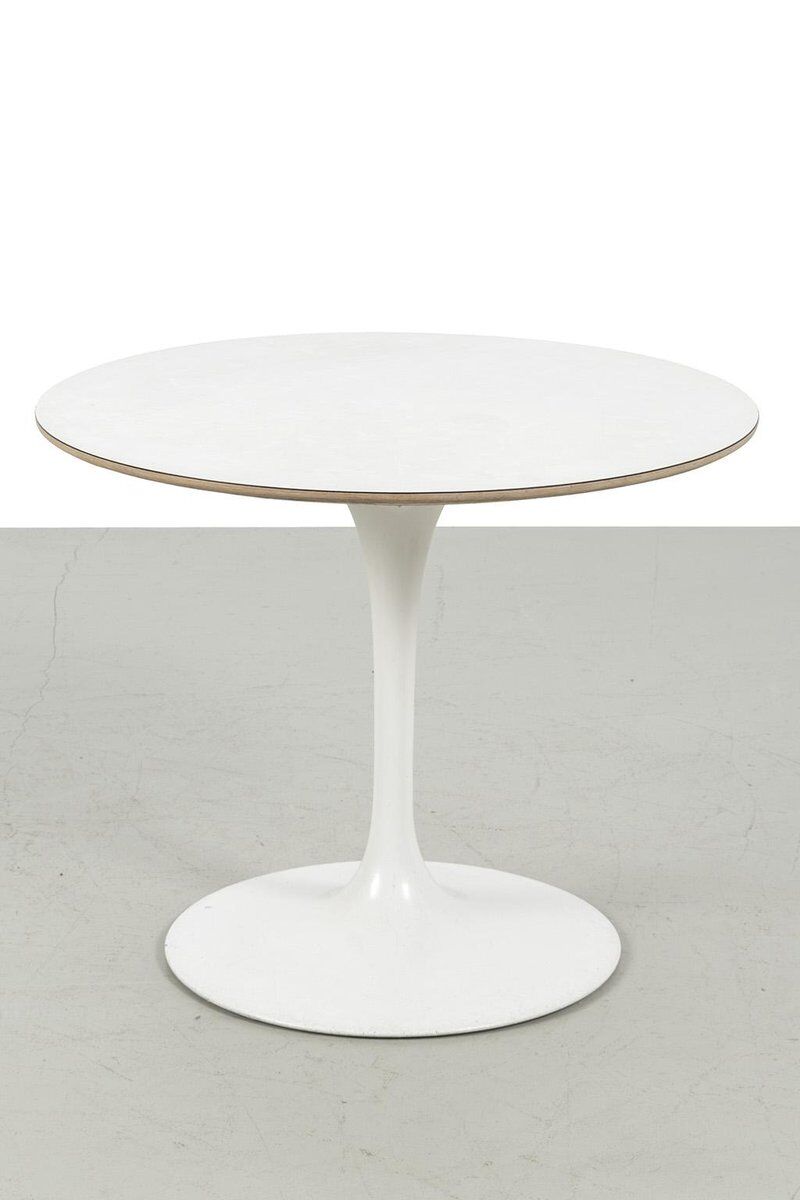 Vintage Side Table by Eero Saarinen