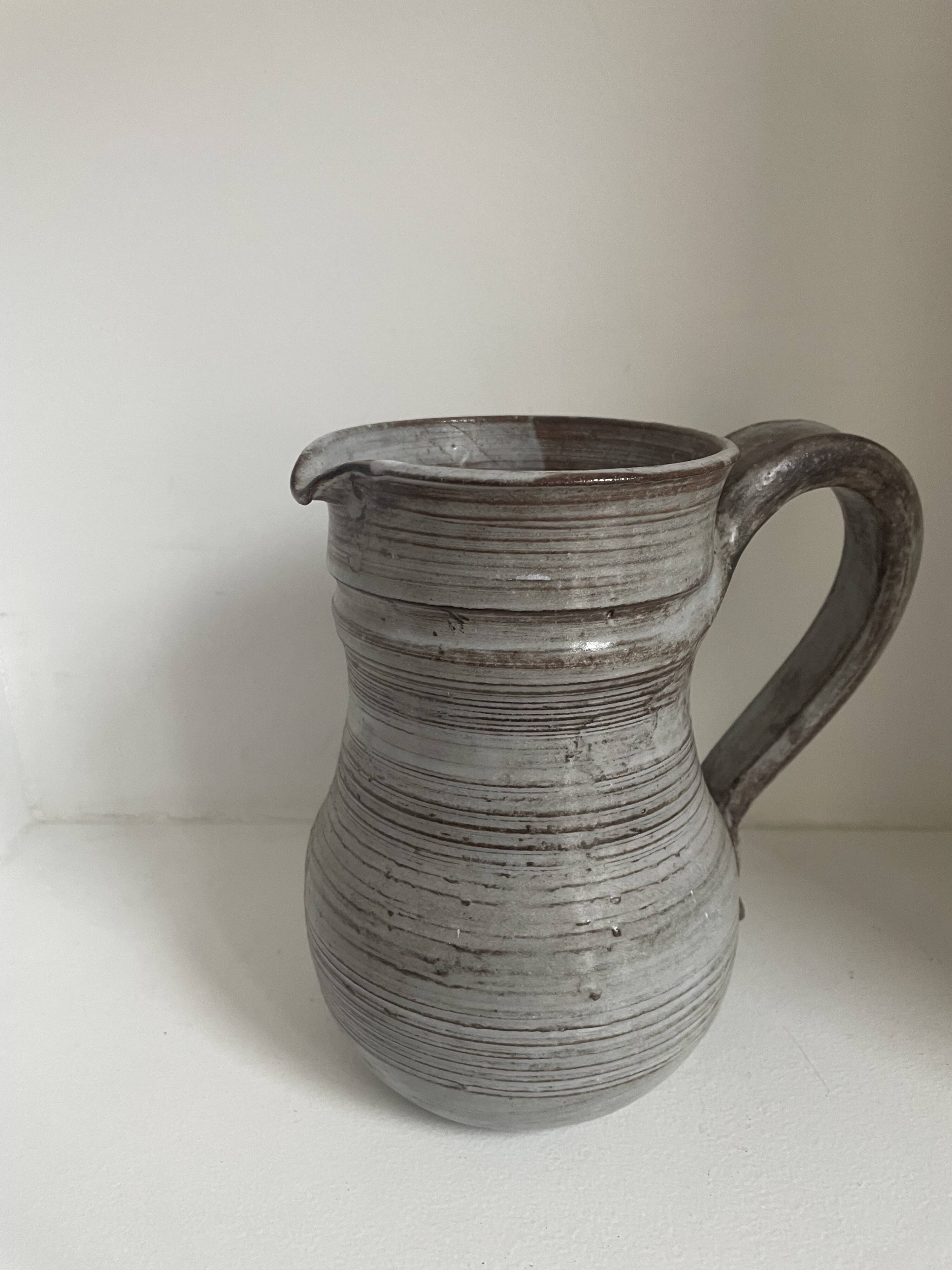 Set of 18 decorative items