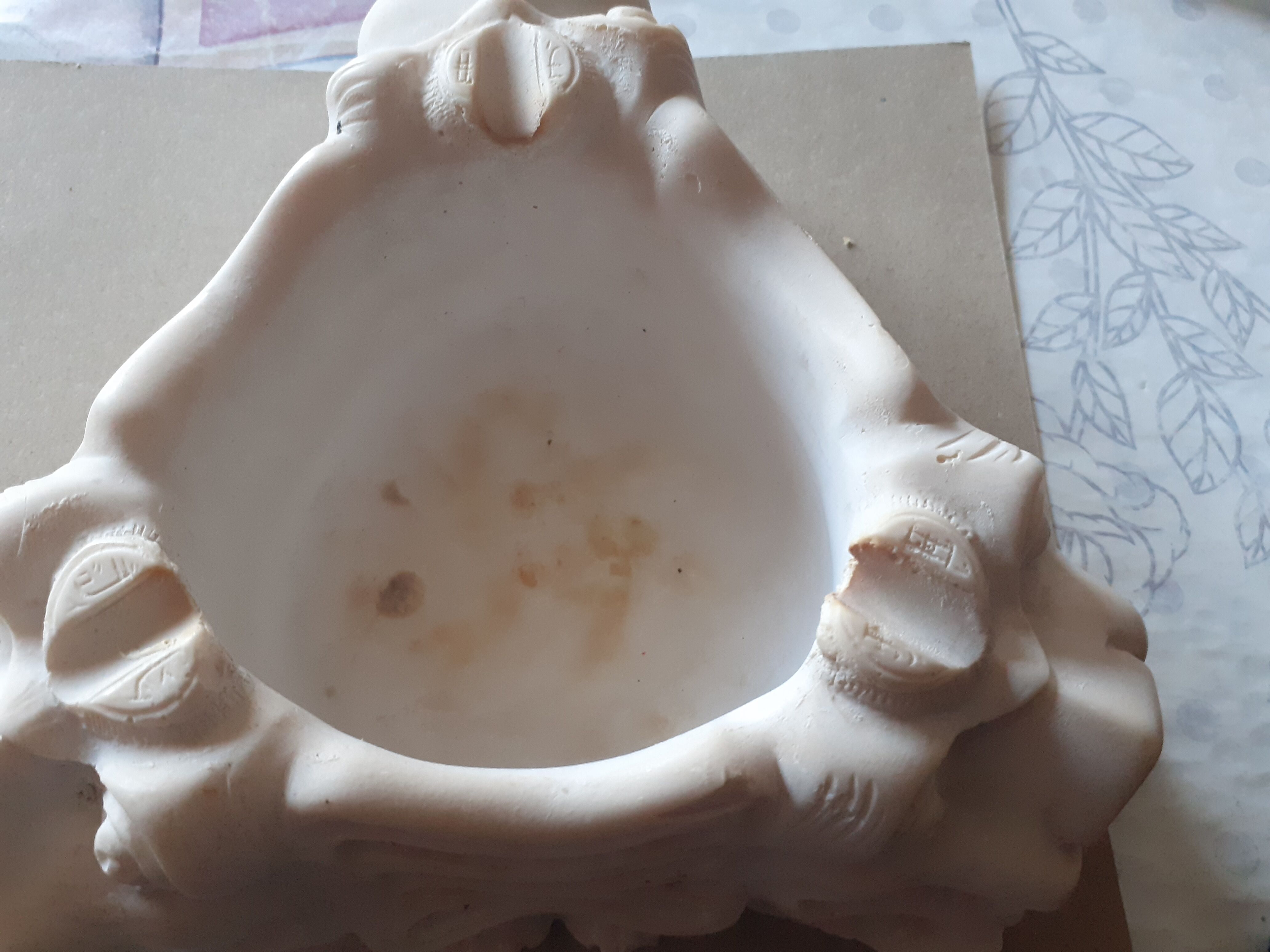 Plaster dragon ashtray