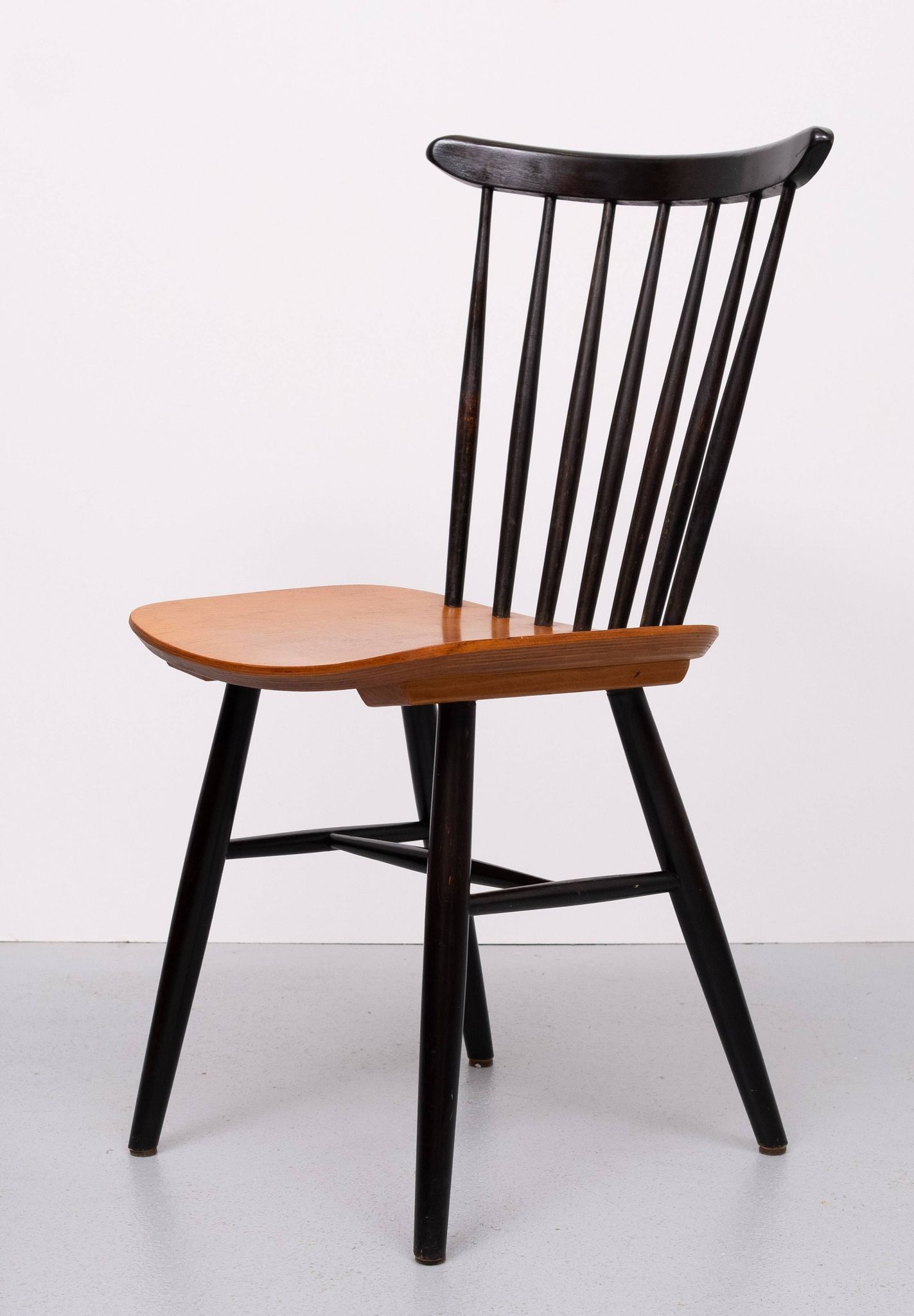 Set of 4 spindle back dining chairs 1960s holland