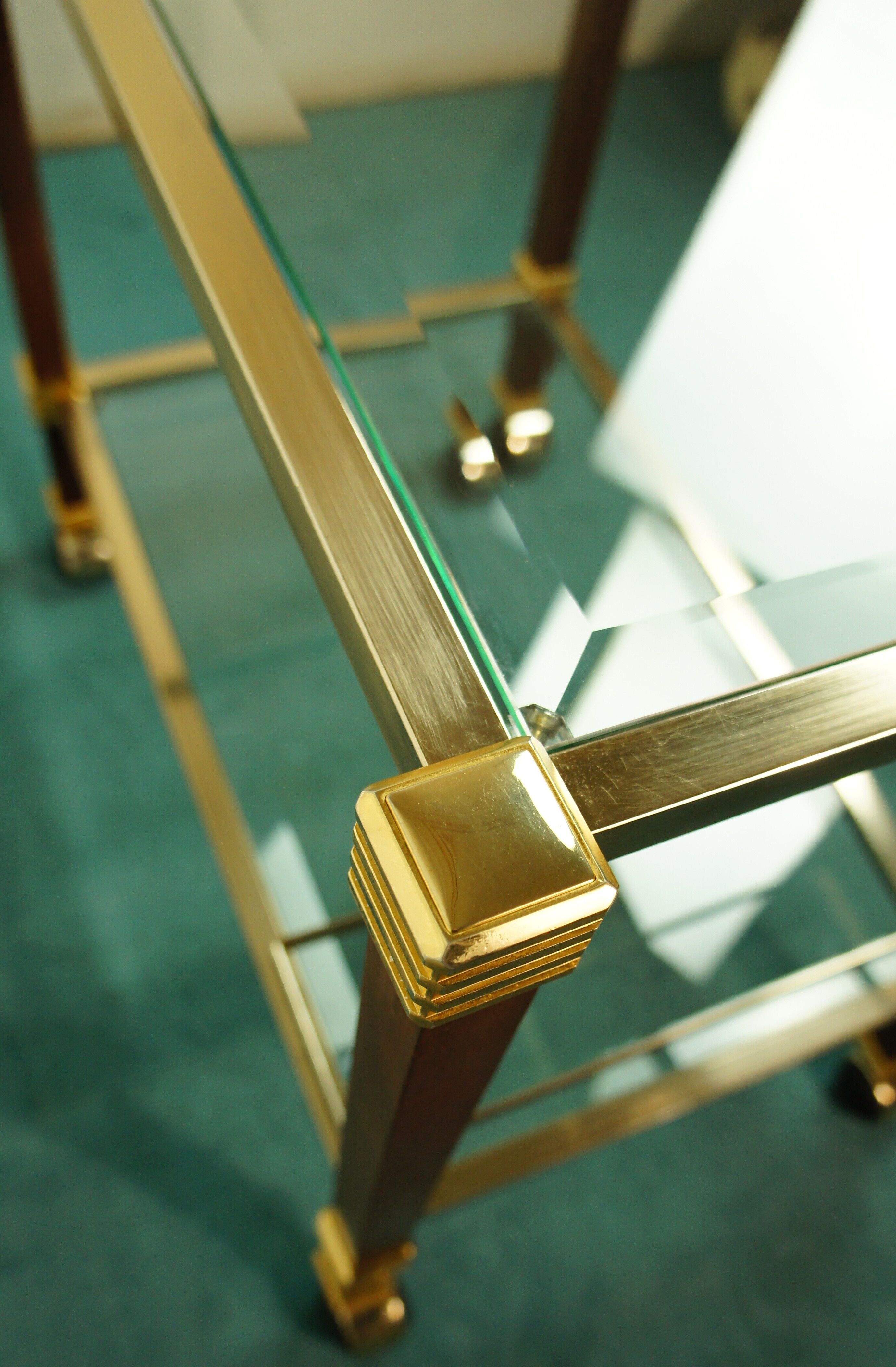 Dessert bar "Hollywood Regency" in gold metal, bevelled glass and mahogany