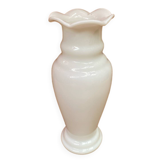 Ancien Vase Soliflore Opaline Blanche Col Corolle Vintage