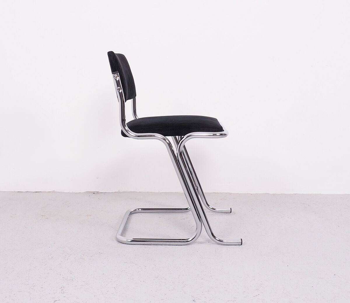 Tubular chrome chairs with black corduroy, set of 4
