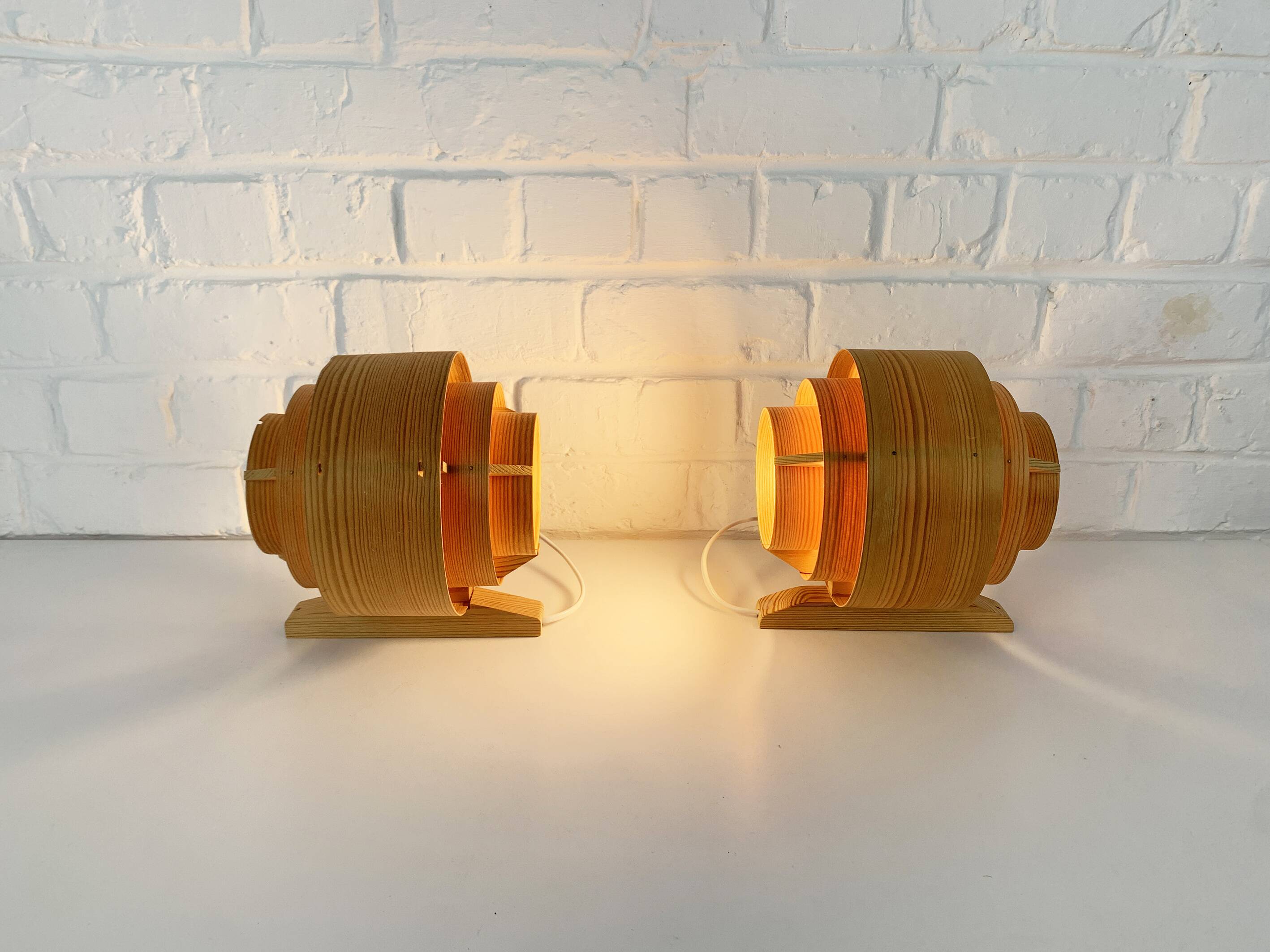 Pair of V-327 pine wall lights Hans-Agne Jakobsson for AB Markaryd, 1960