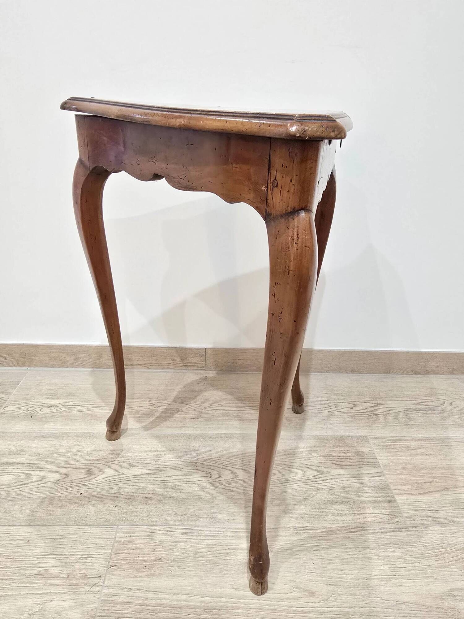 Triangular writing table – stamped André Mailfert (Orléans) – Louis XV style