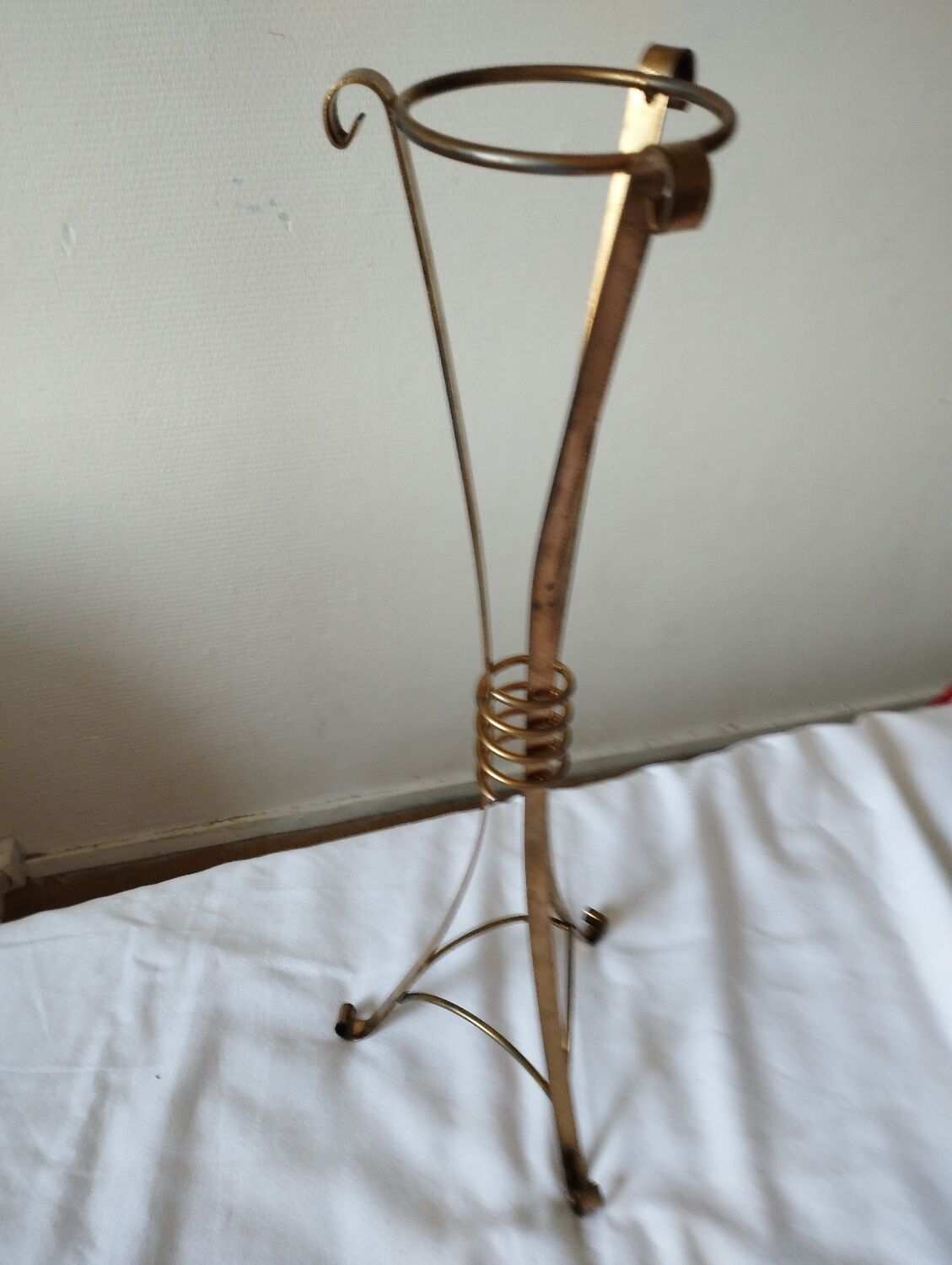 Vase or candle holder column