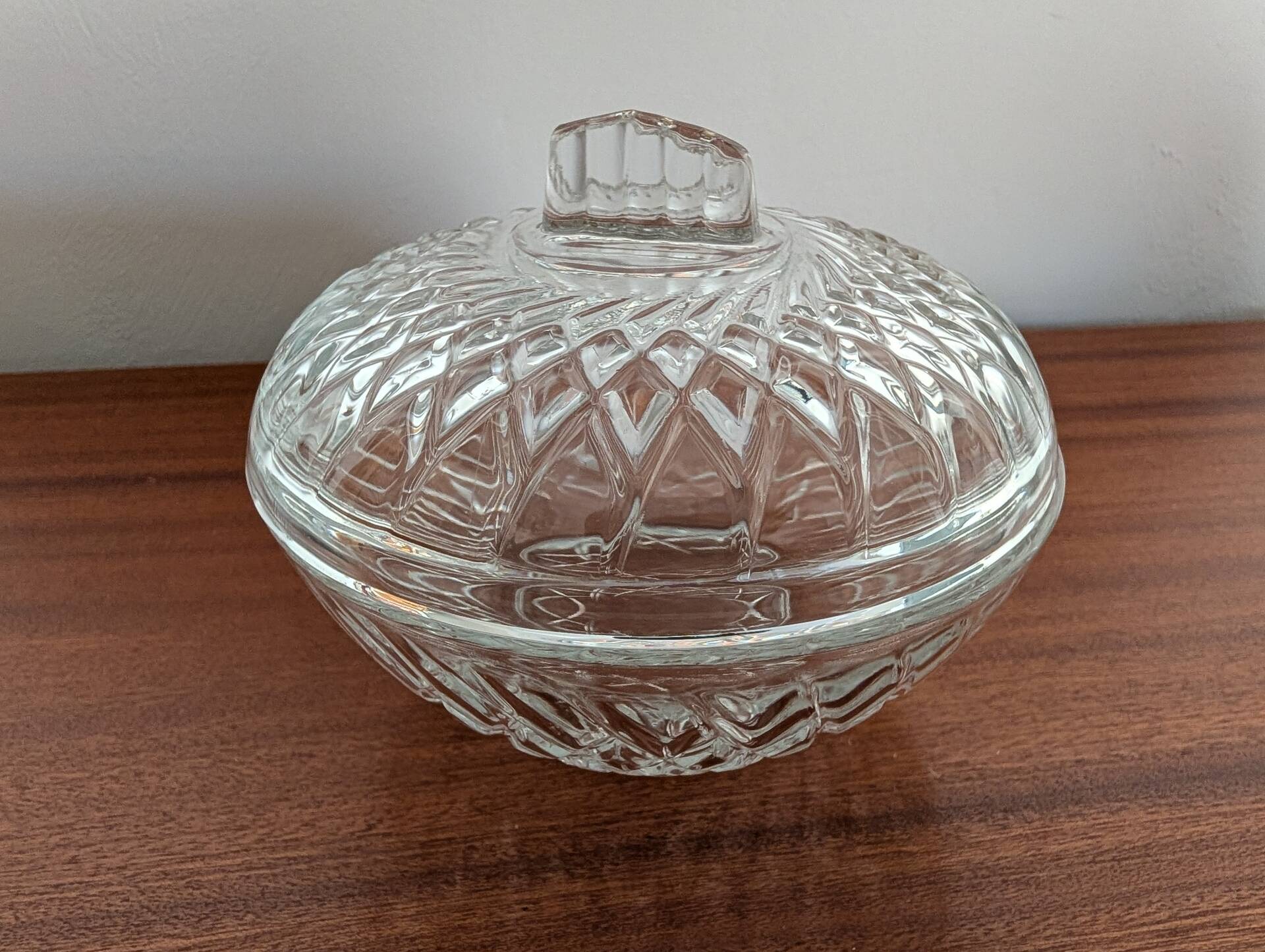 Arcoroc "Diamant" pressed glass sugar bowl – 1970s