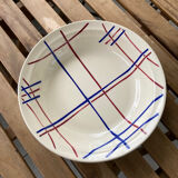 Plat rond ancien Badonvillier, traits entrecroisés rouges et bleus