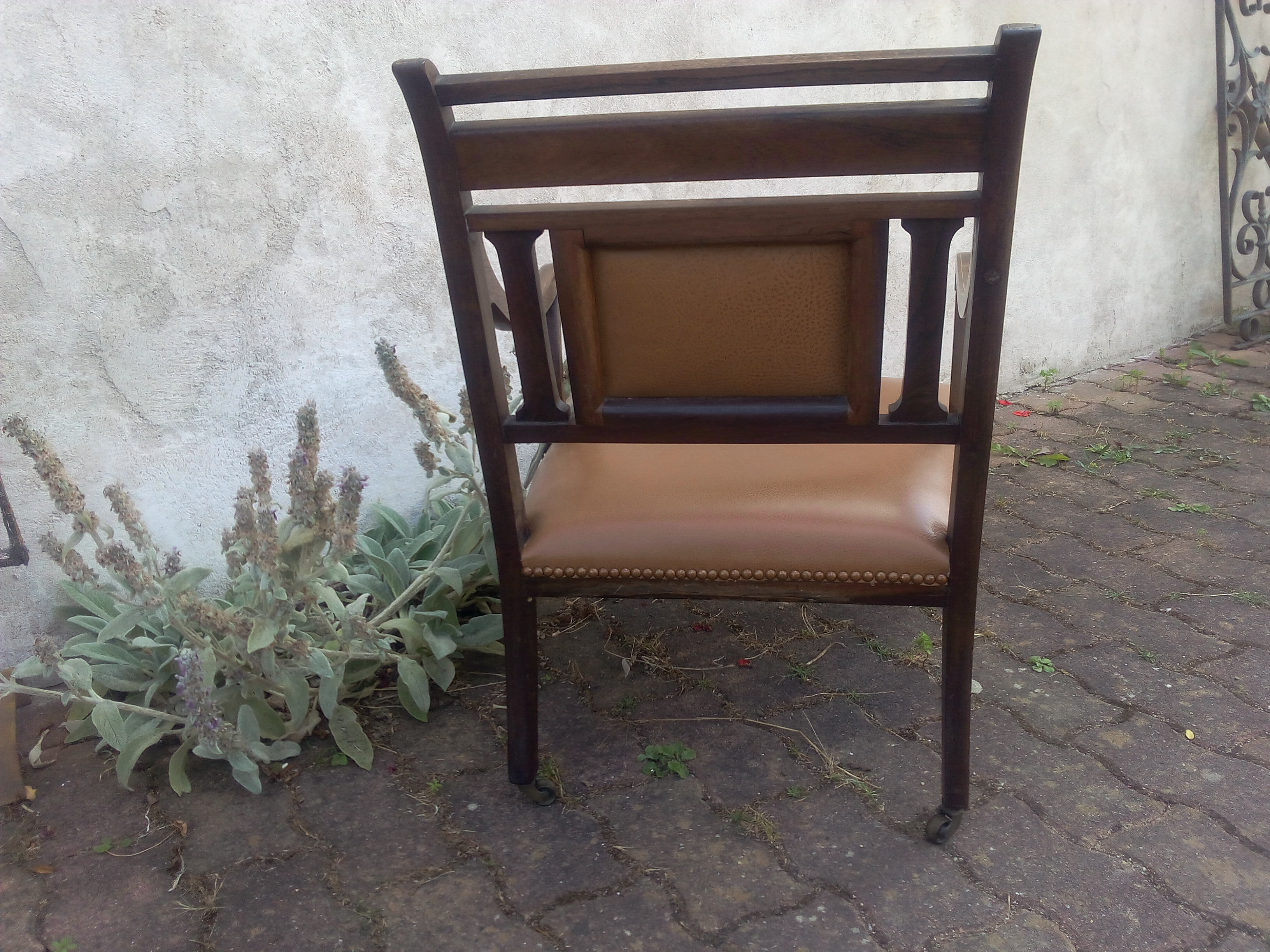 Fauteuil bas anglais en palissandre
