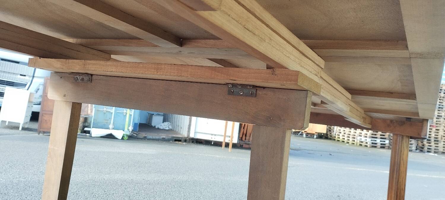 Solid wood art deco table, with extensions