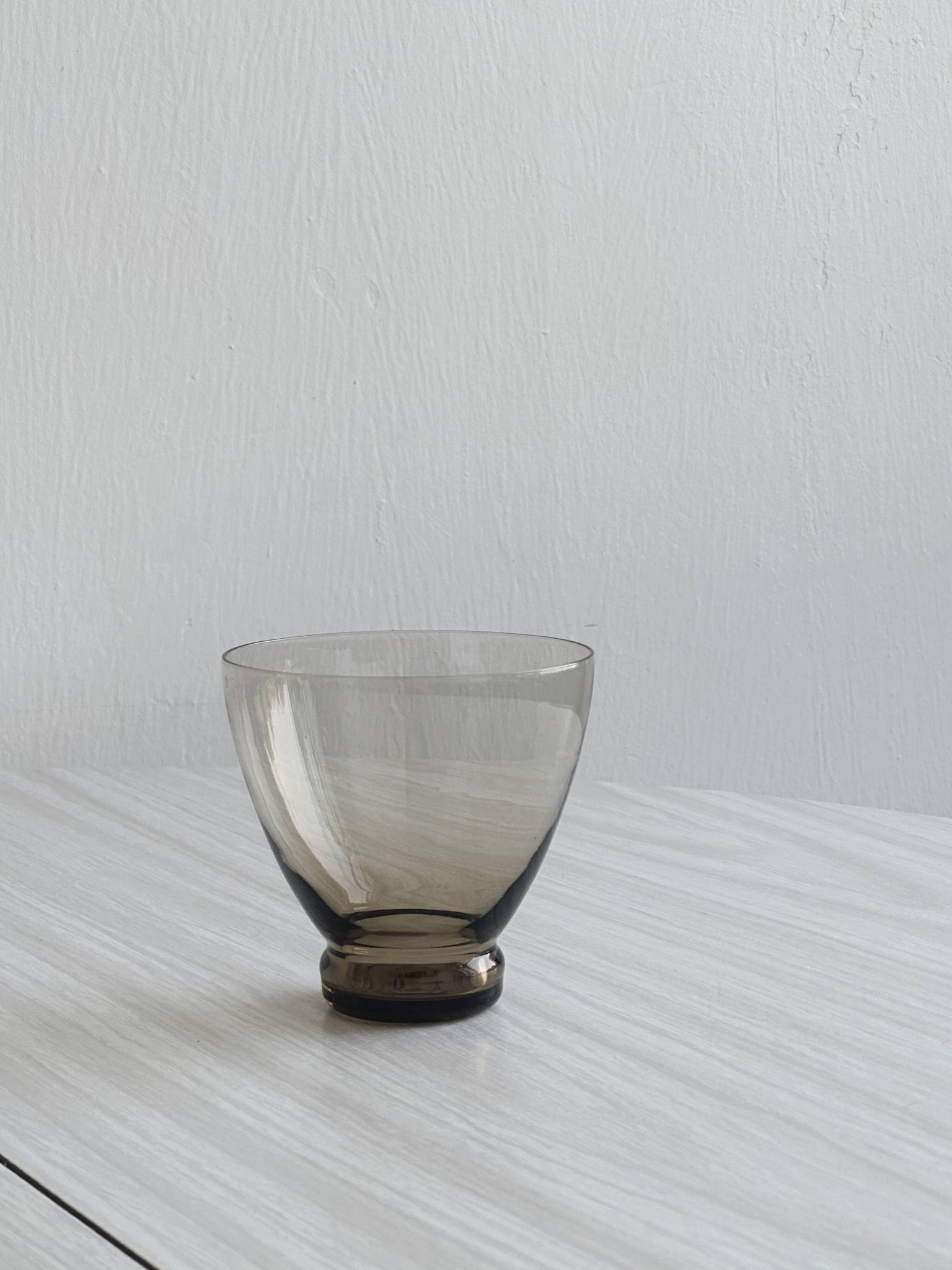4 verres à eau en verre fin fumé