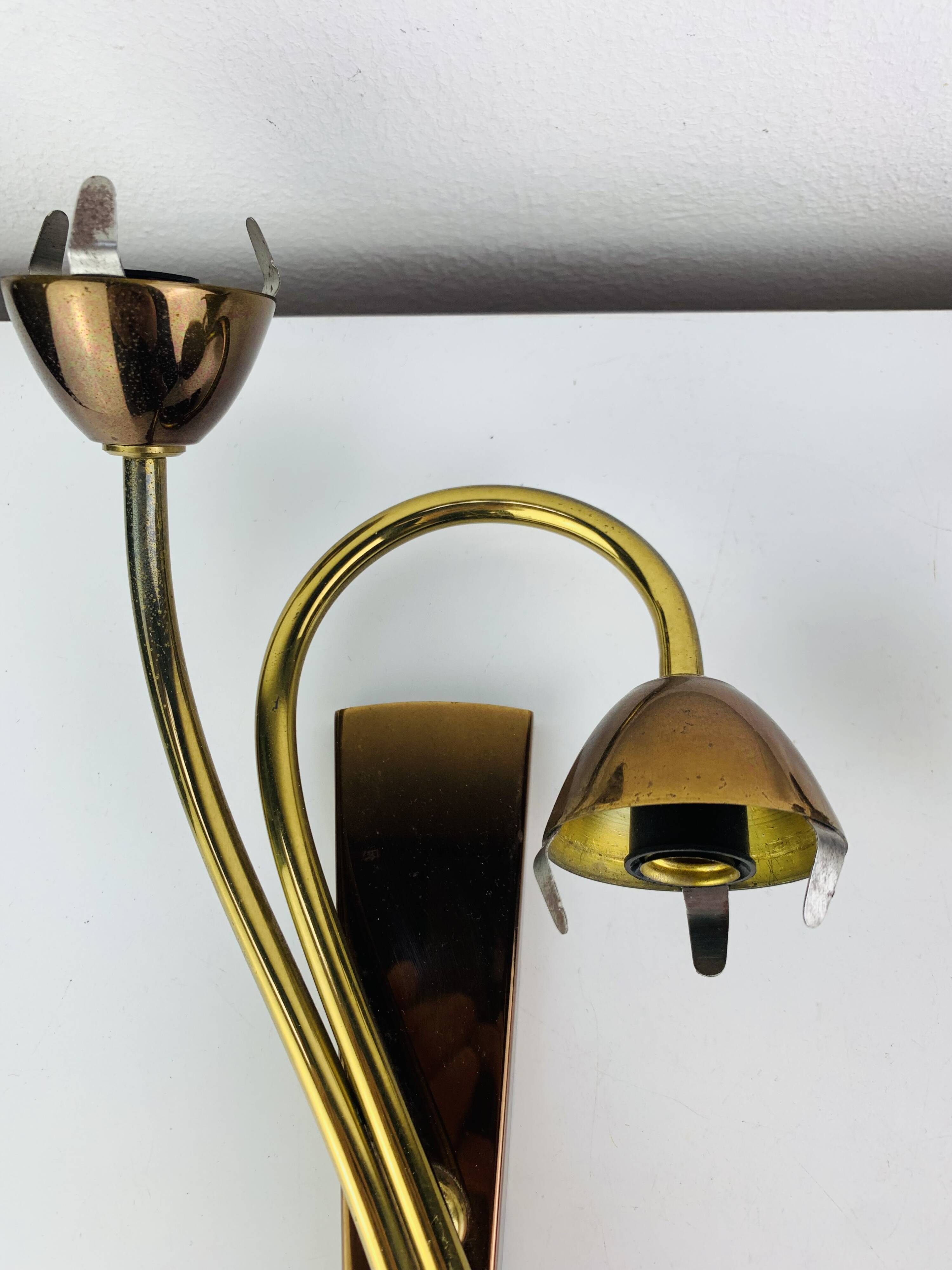 Pair of 1950s wall lights in brass and opaline tulips, Lunel/Arlus