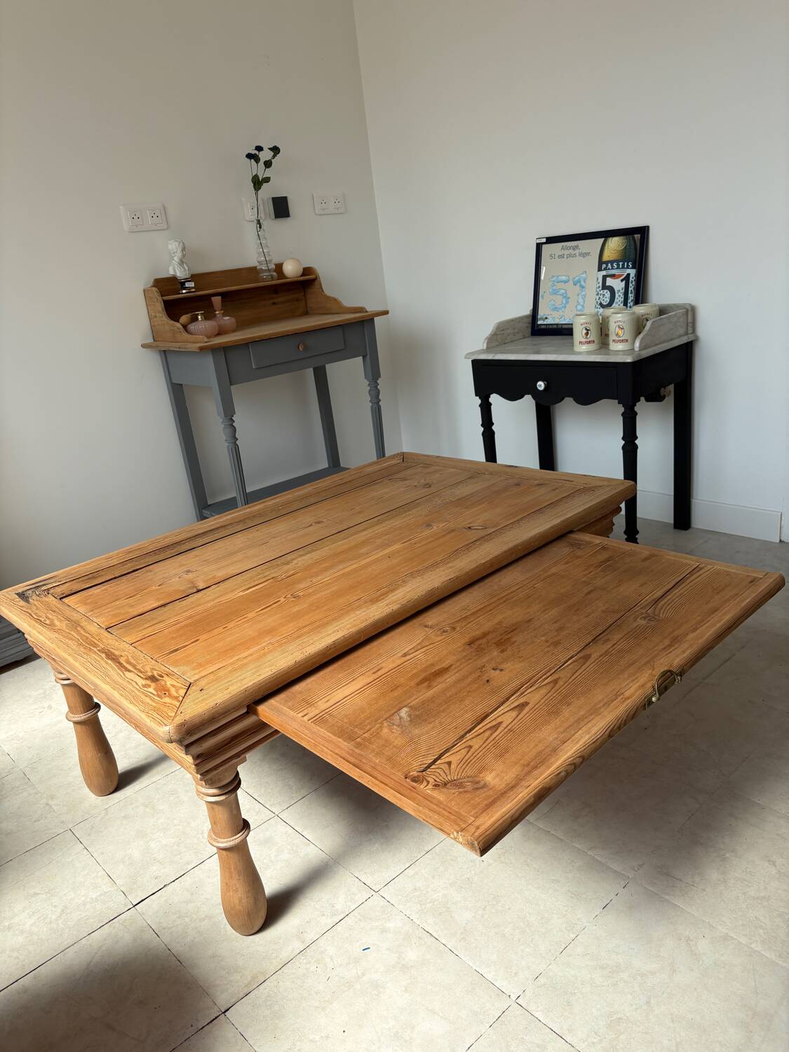 Table basse avec tablette