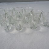 12 verres à digestif gravés – des années 1960-1970