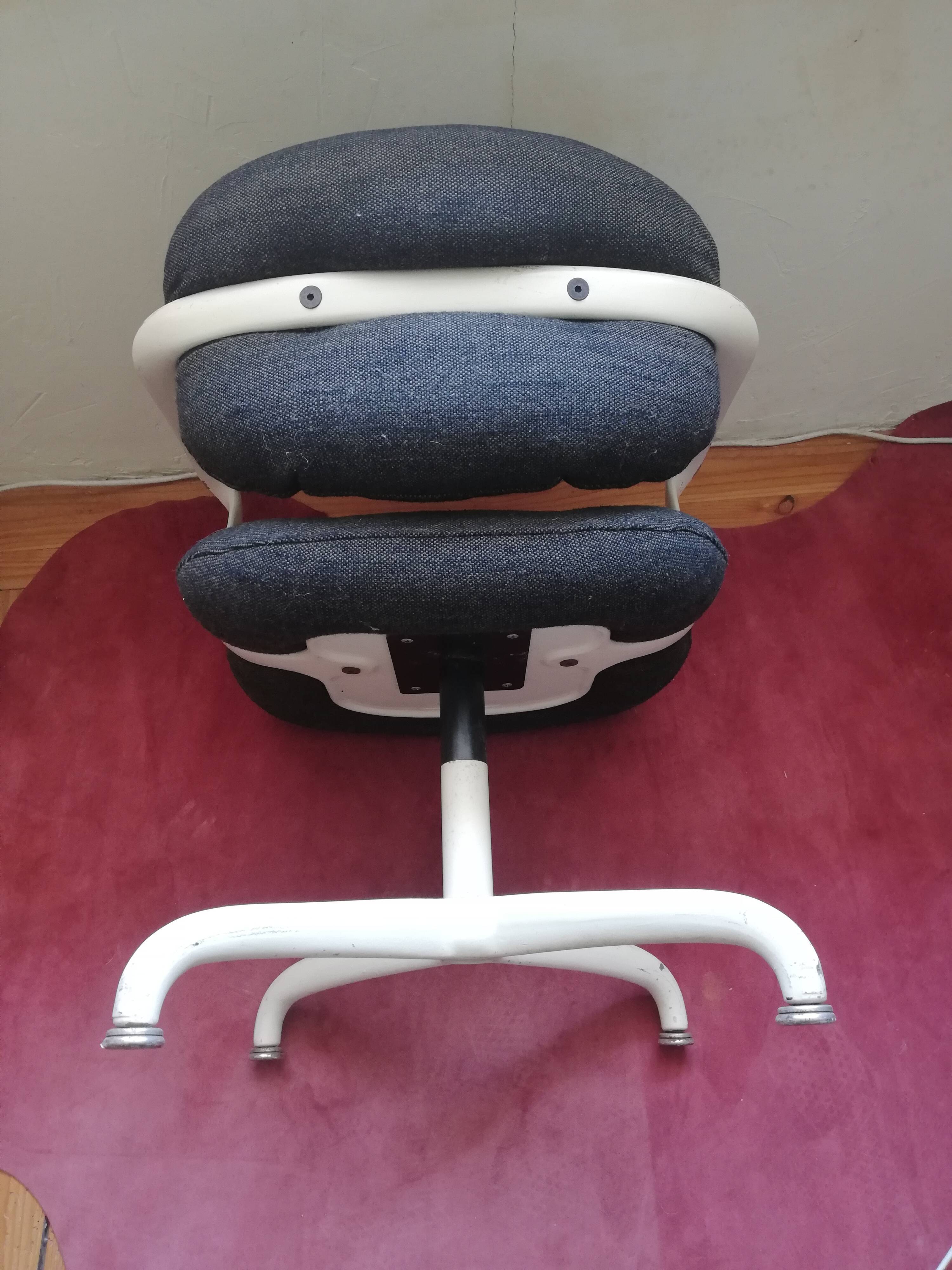Knoll International Chair by Morisson and Hannah