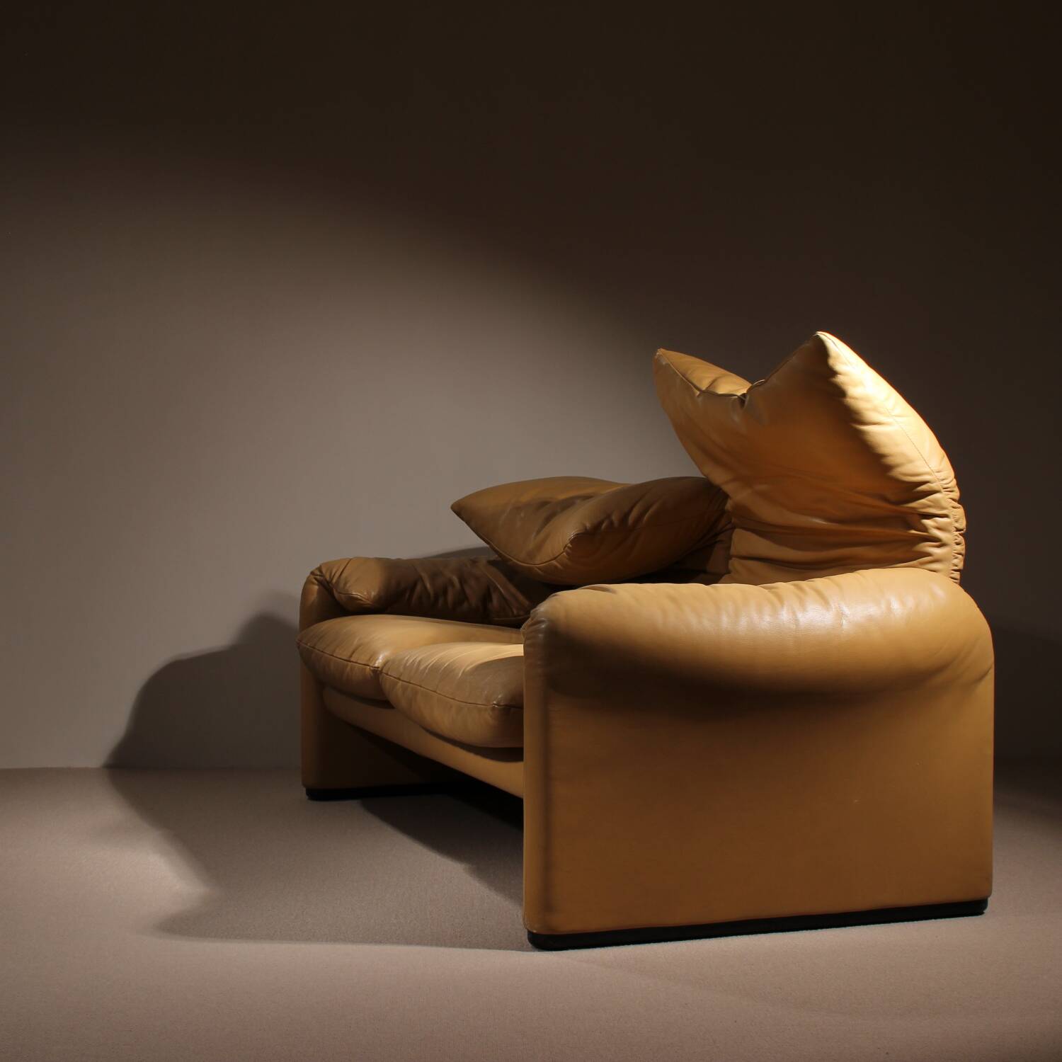 Leather Seating Group ‚Maralunga‘ by Vico Magistretti for Cassina