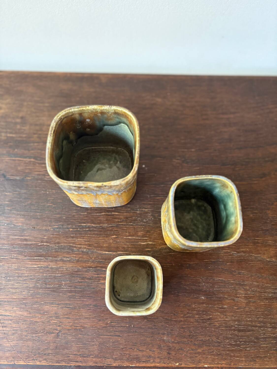 Set of 3 Art Nouveau flower pots by Gustav de Bruyn