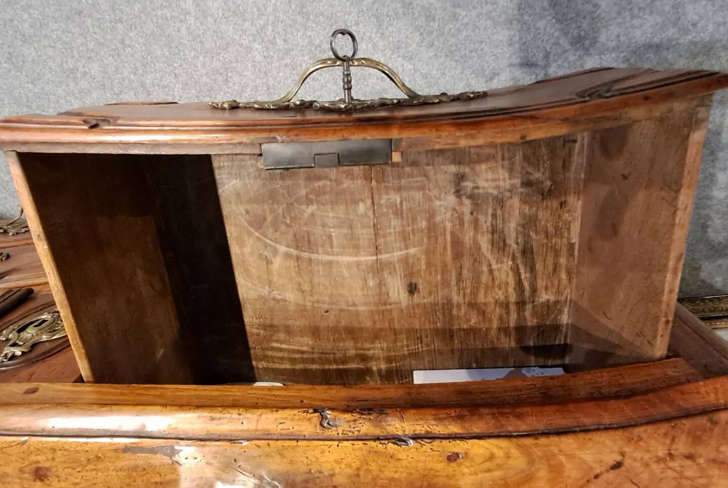 18th century walnut chest of drawers