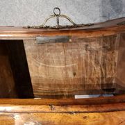 Commode en noyer XVIII