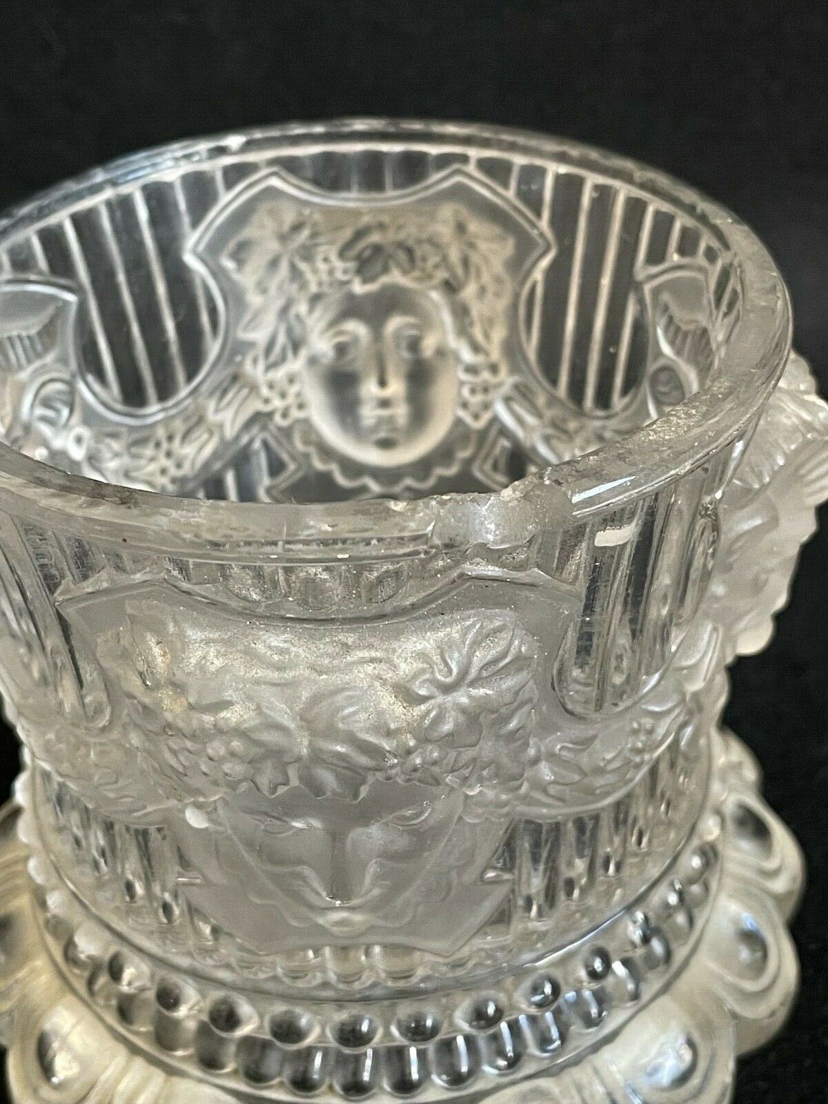 Candy pot in molded crystal St Louis Bacchus