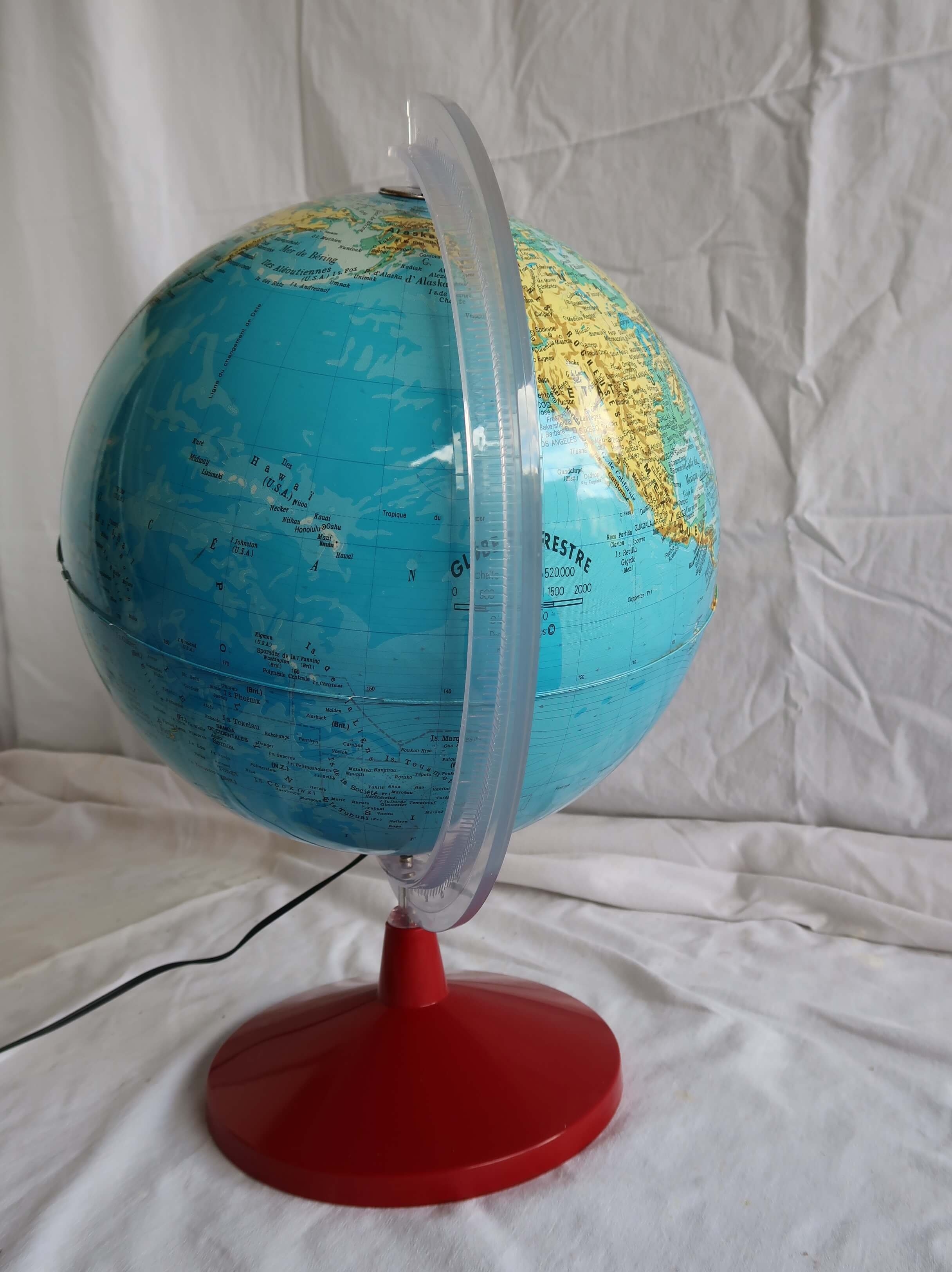 Luminous terrestrial globe