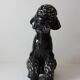Grande sculpture de caniche noir kitsch vintage