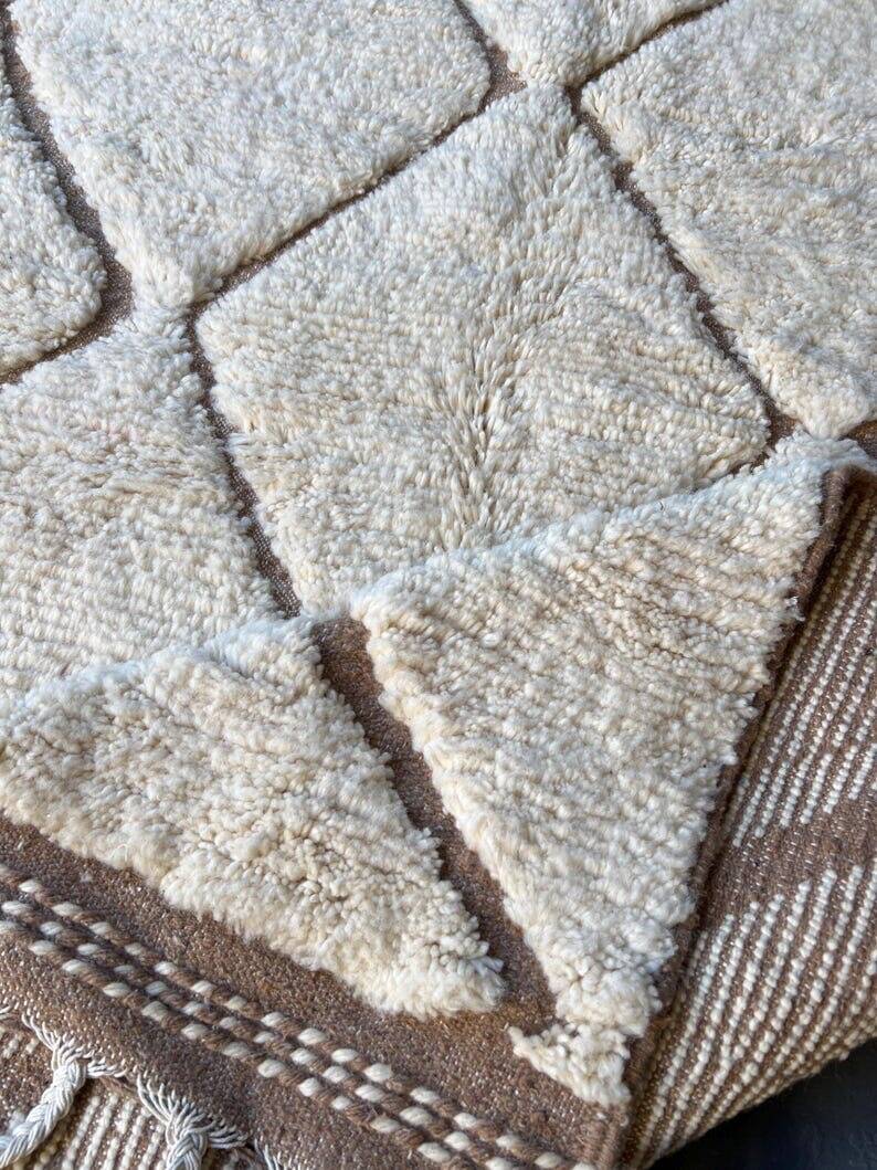 Traditional handmade Moroccan Atlas wool rug 2/3 m