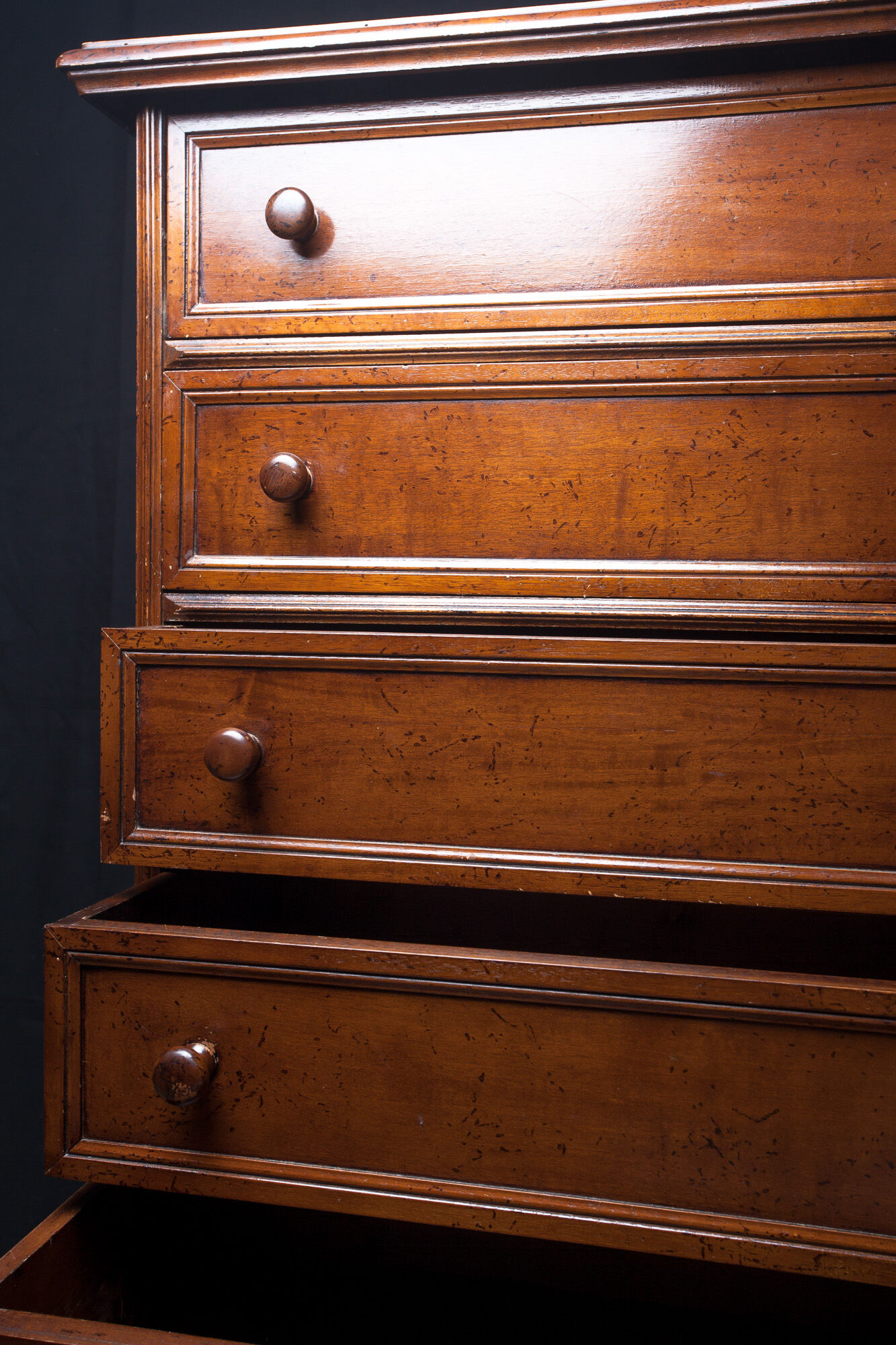 Solid wood semainier