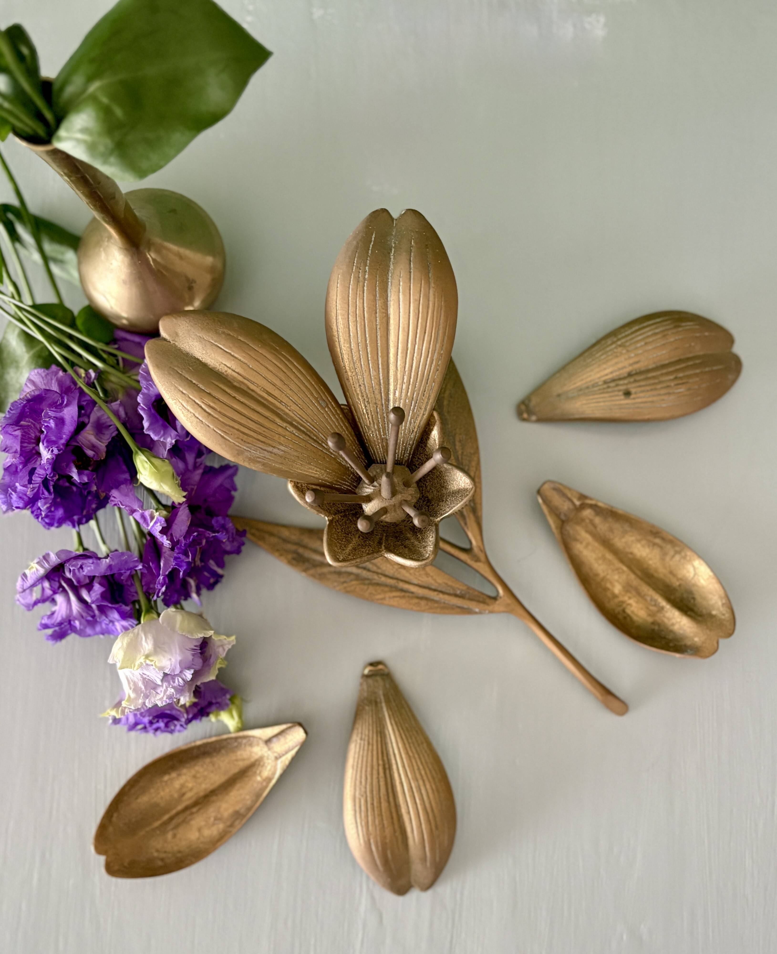 Cendrier vintage en laiton en forme de fleur