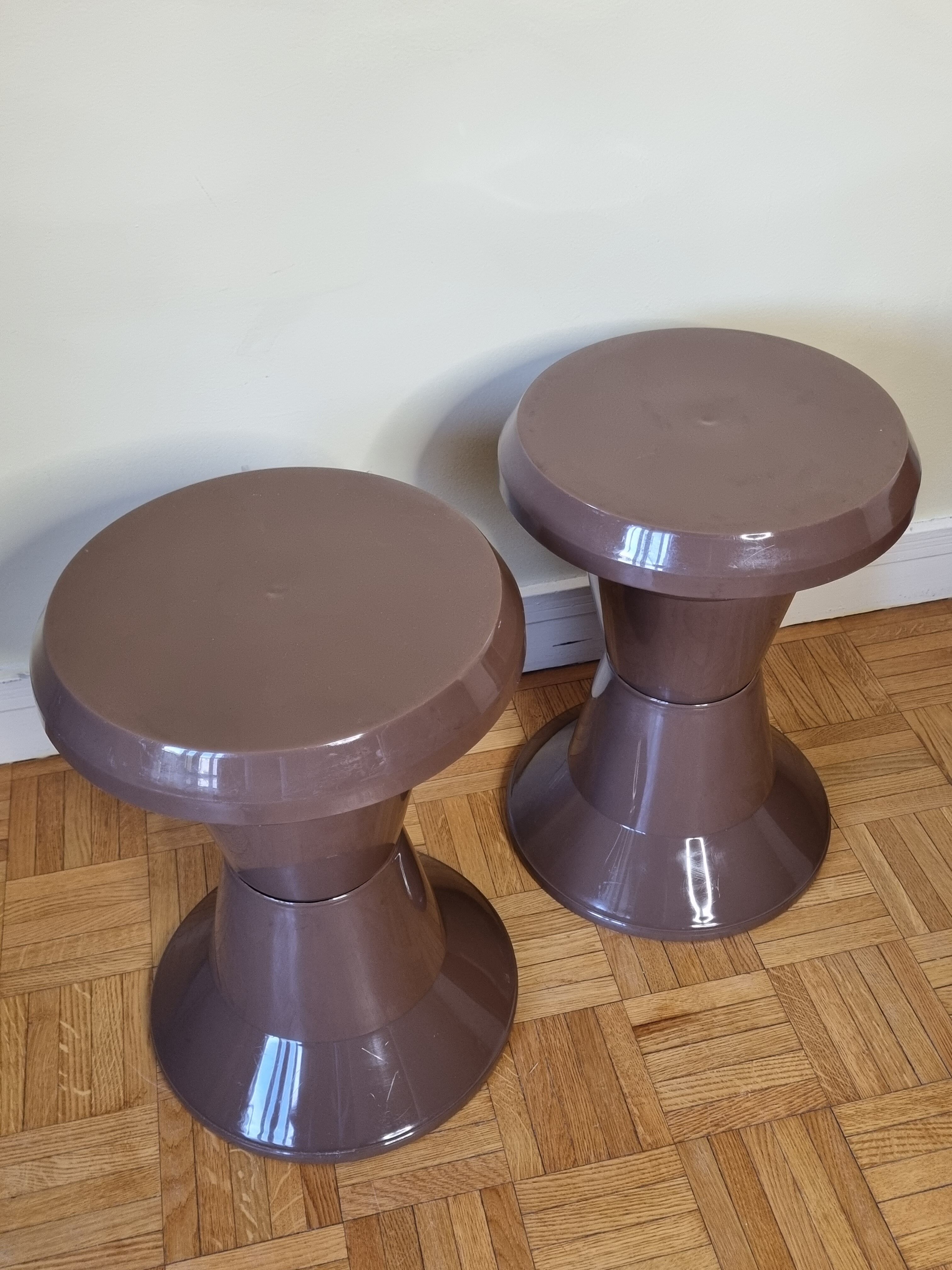 Pair of diabolo stools Giganplast, Italy, Space age