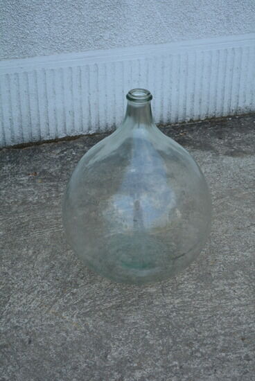 Demijohn vase canister