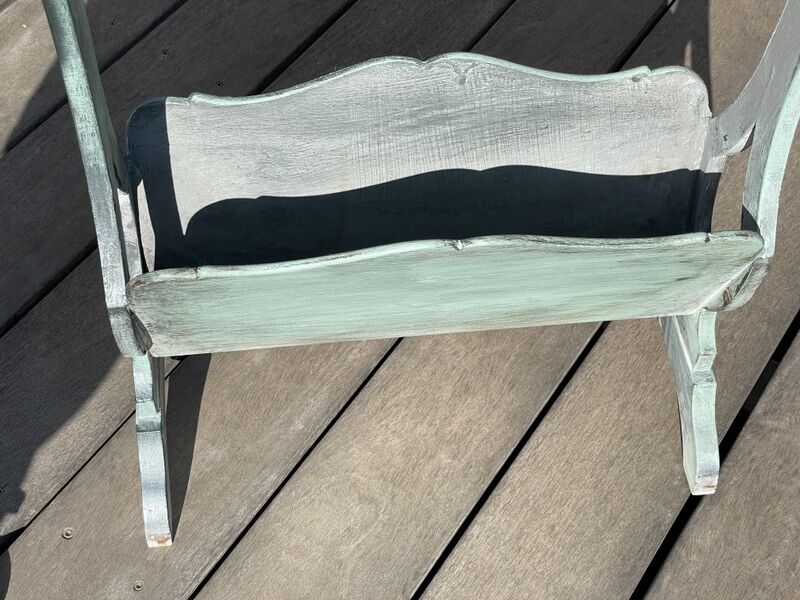 Pettie console magazine holder