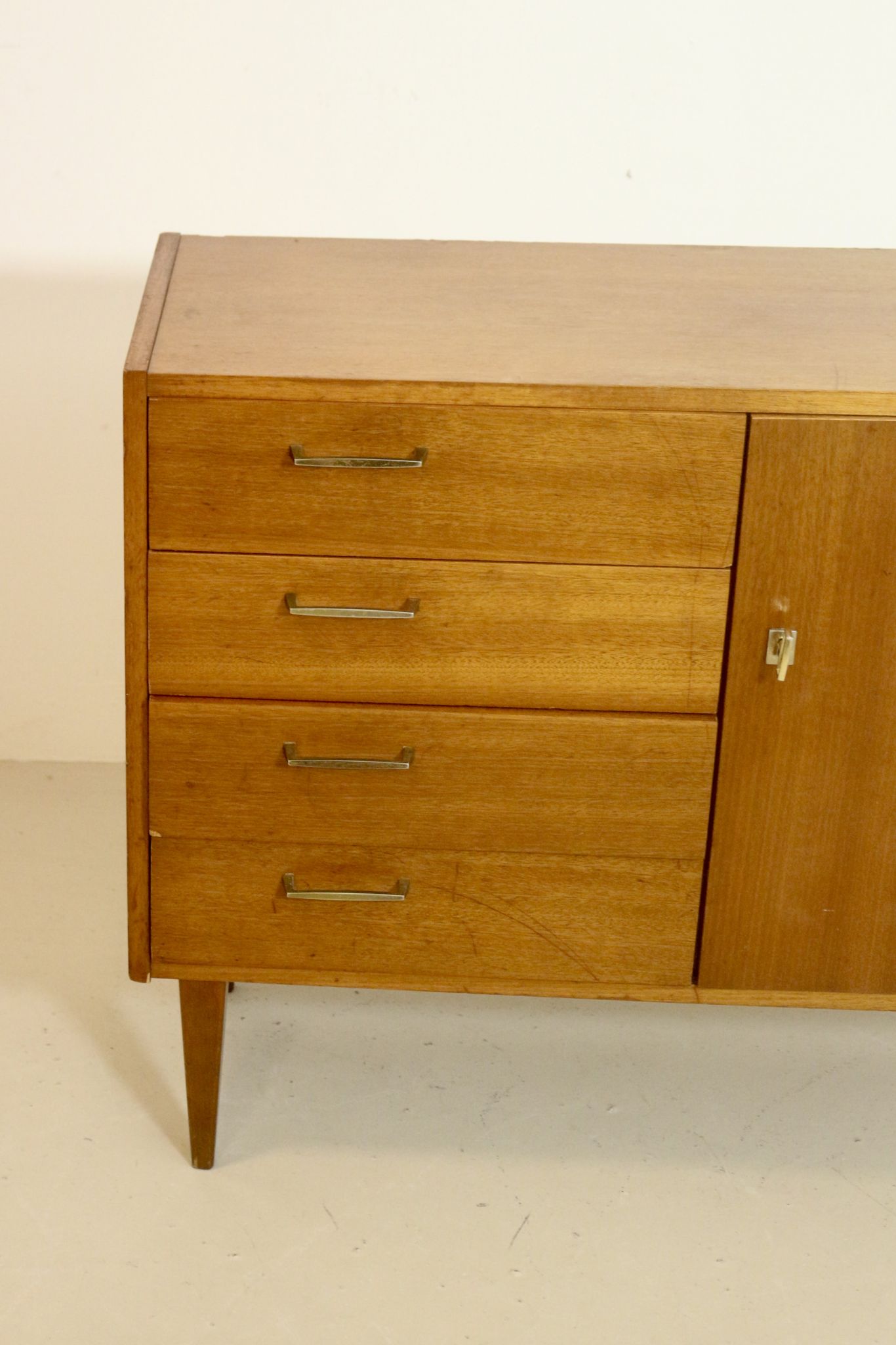 Scandinavian chest of drawers, consisting of 4 drawers, year 60. Ref calypso
