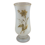 Vase en opaline blanc