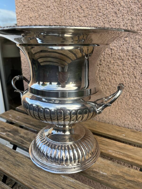 Vase Médicis en métal argenté