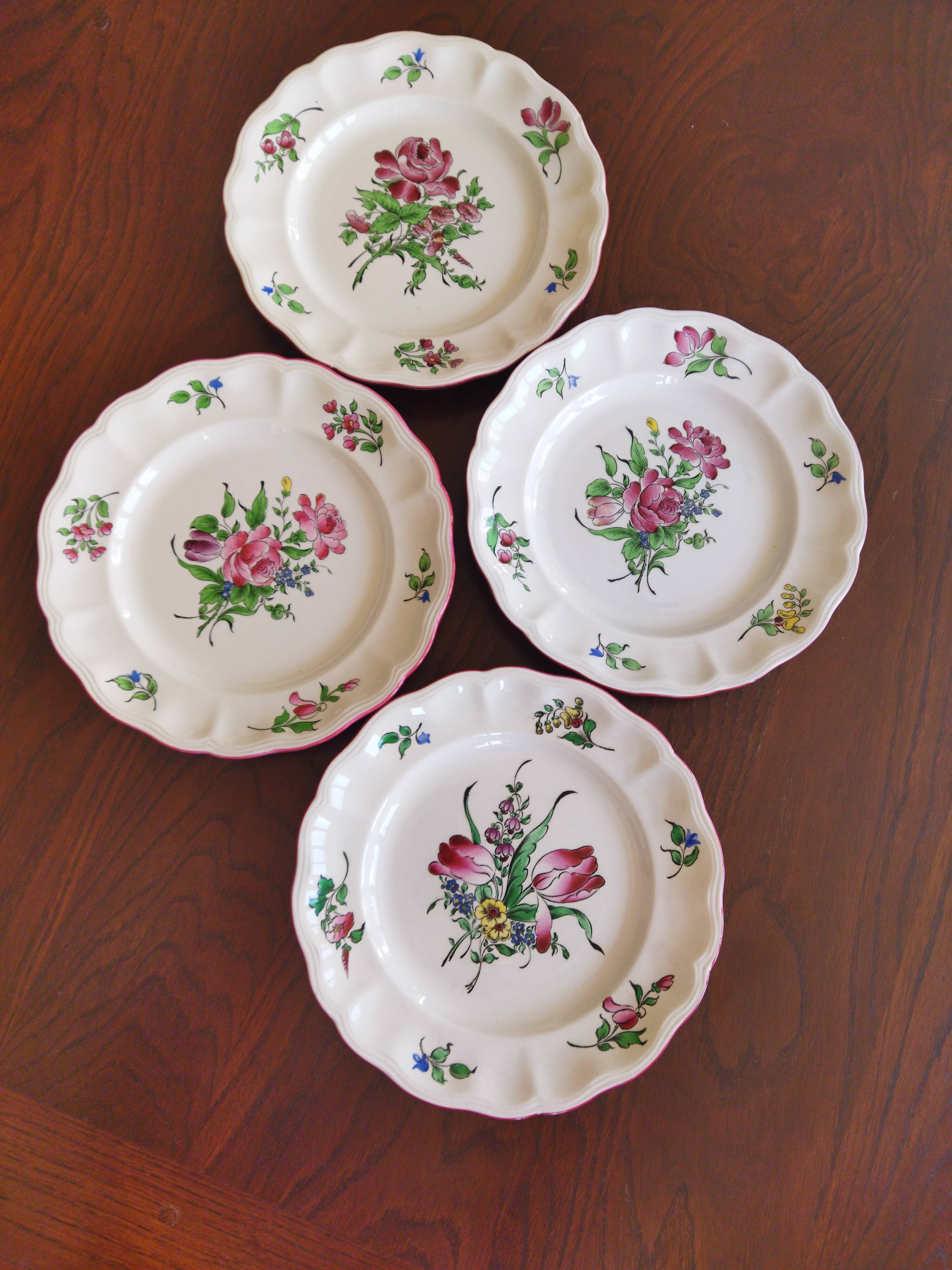 4 assiettes plates "Réverbère fin" KG Lunéville