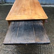 Table ancienne Louis XV à 3 tiroirs et 1 tirette en cerisier massif