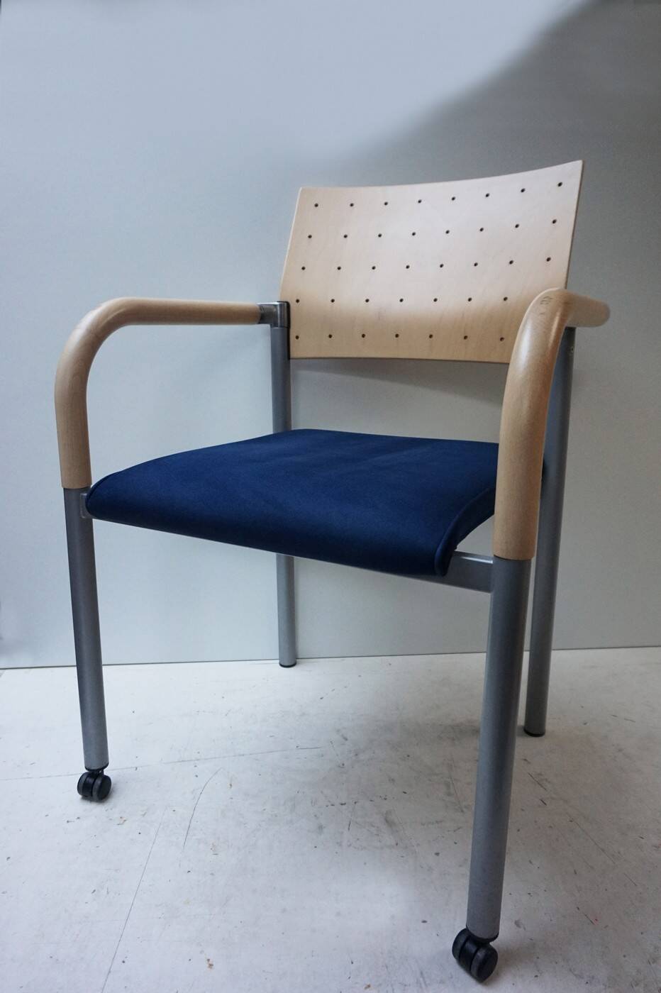 Set of 5 dining or conference chairs by Wiesner Hager and designed by Arge2