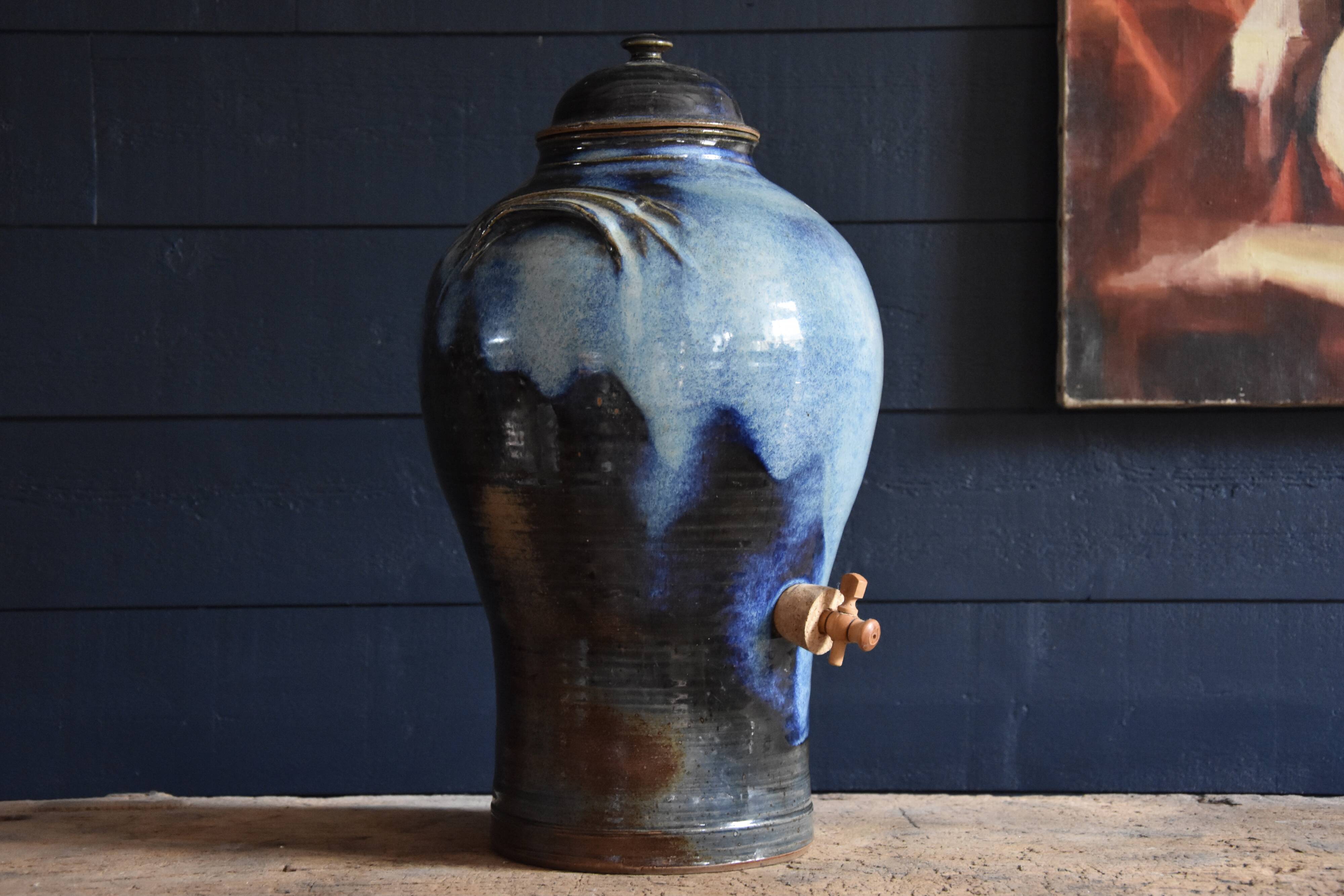 Vinegar maker in blue flamed sandstone