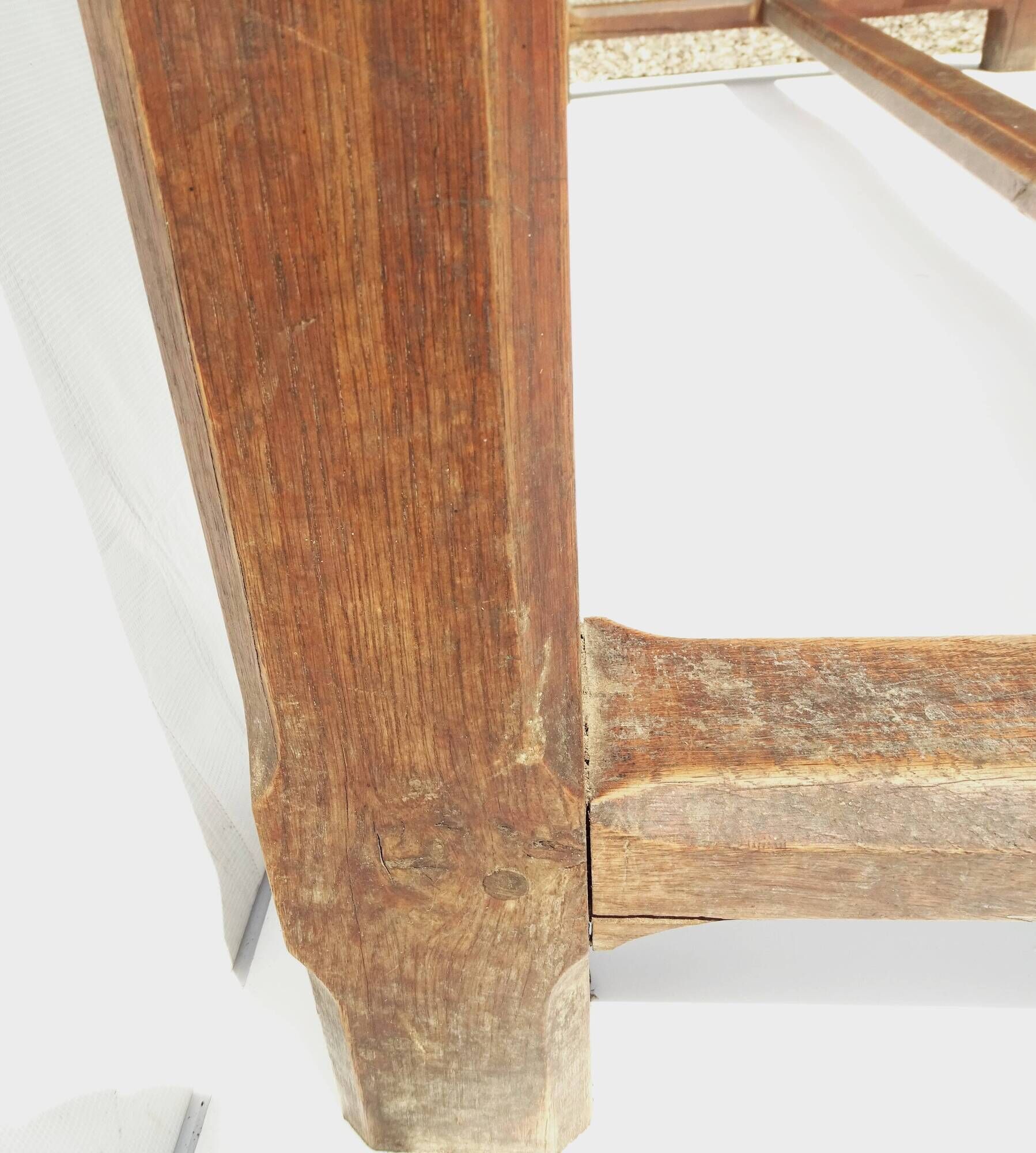 Grande table de ferme ancien en bois massif. 228 x 107.
