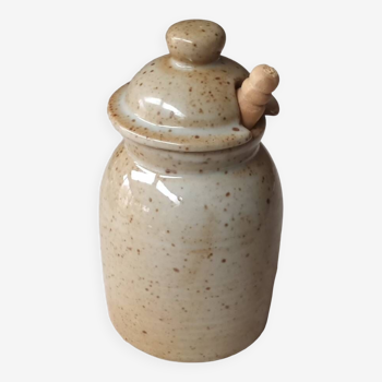Sandstone mustard pot from Manoir CNP
