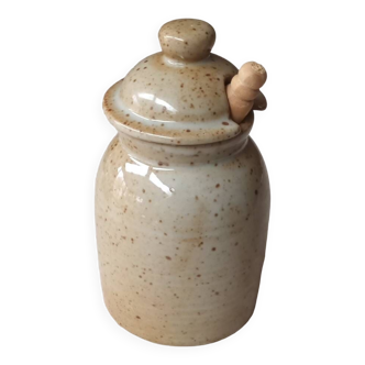 Sandstone mustard pot from Manoir CNP