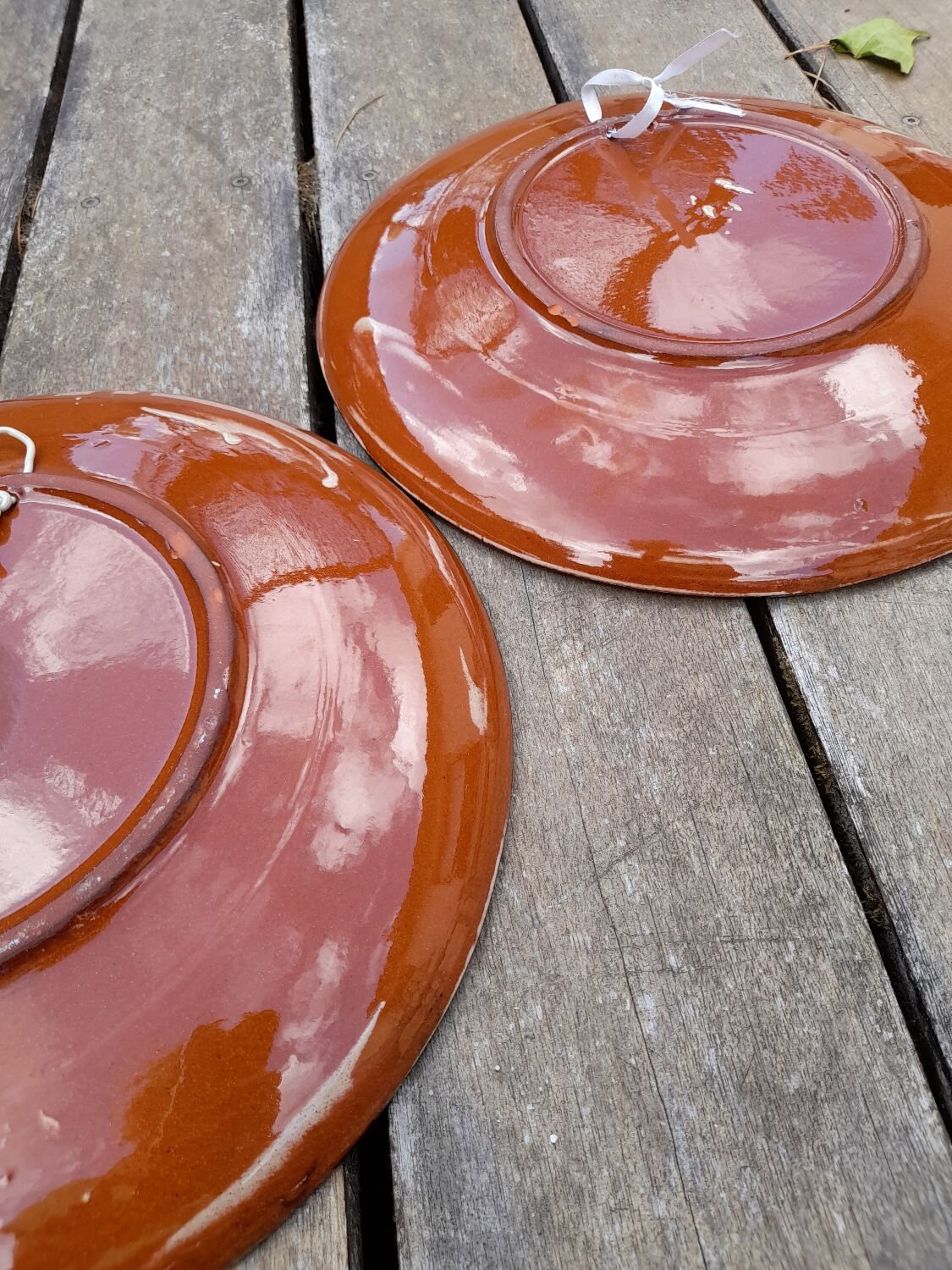Duo of wall plates or dish traditional Basque dancers, by Aparicio