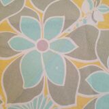 Round tablecloth and 6 napkins with vintage flower patterns