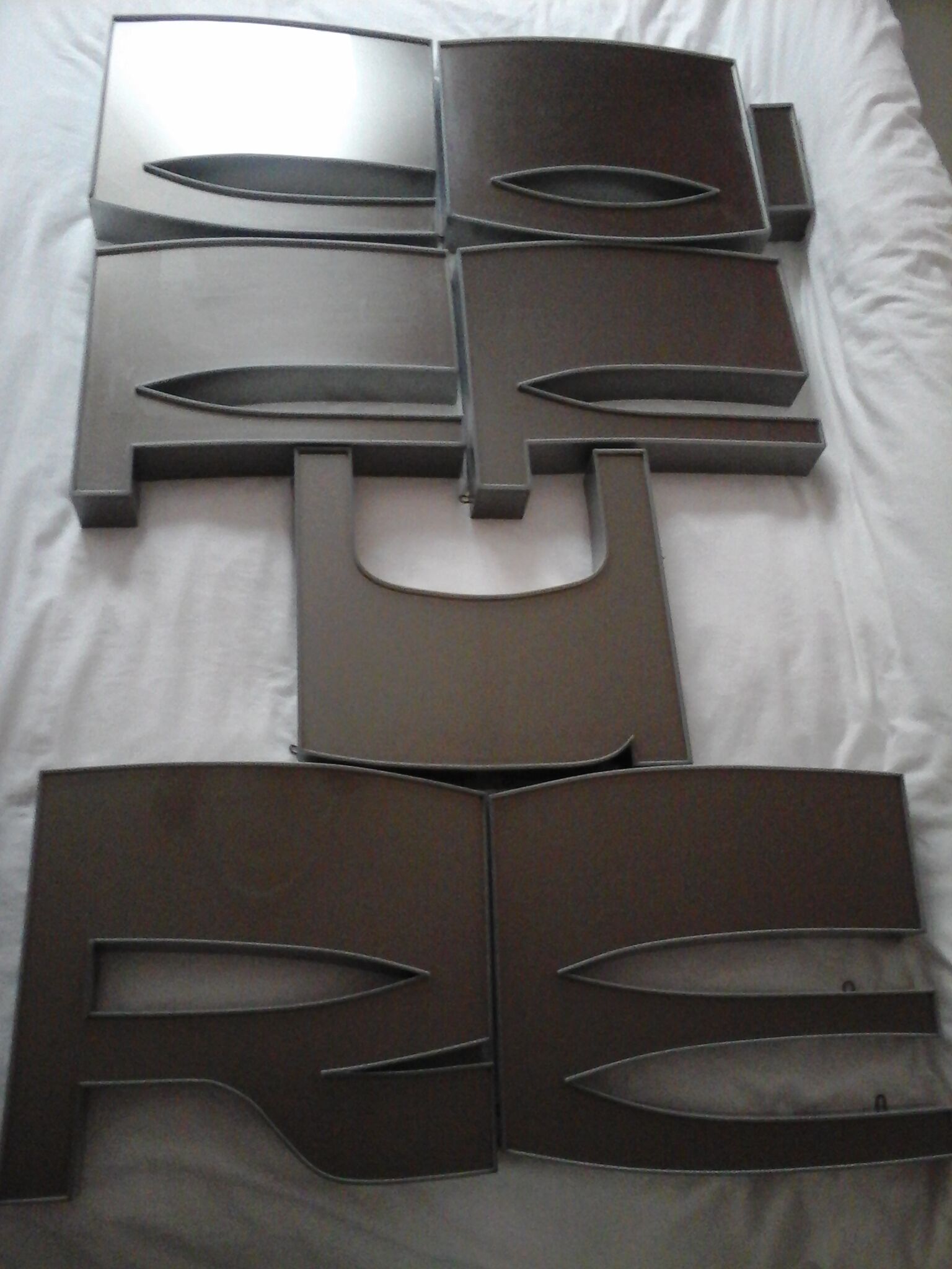 Vintage "U" sign letter