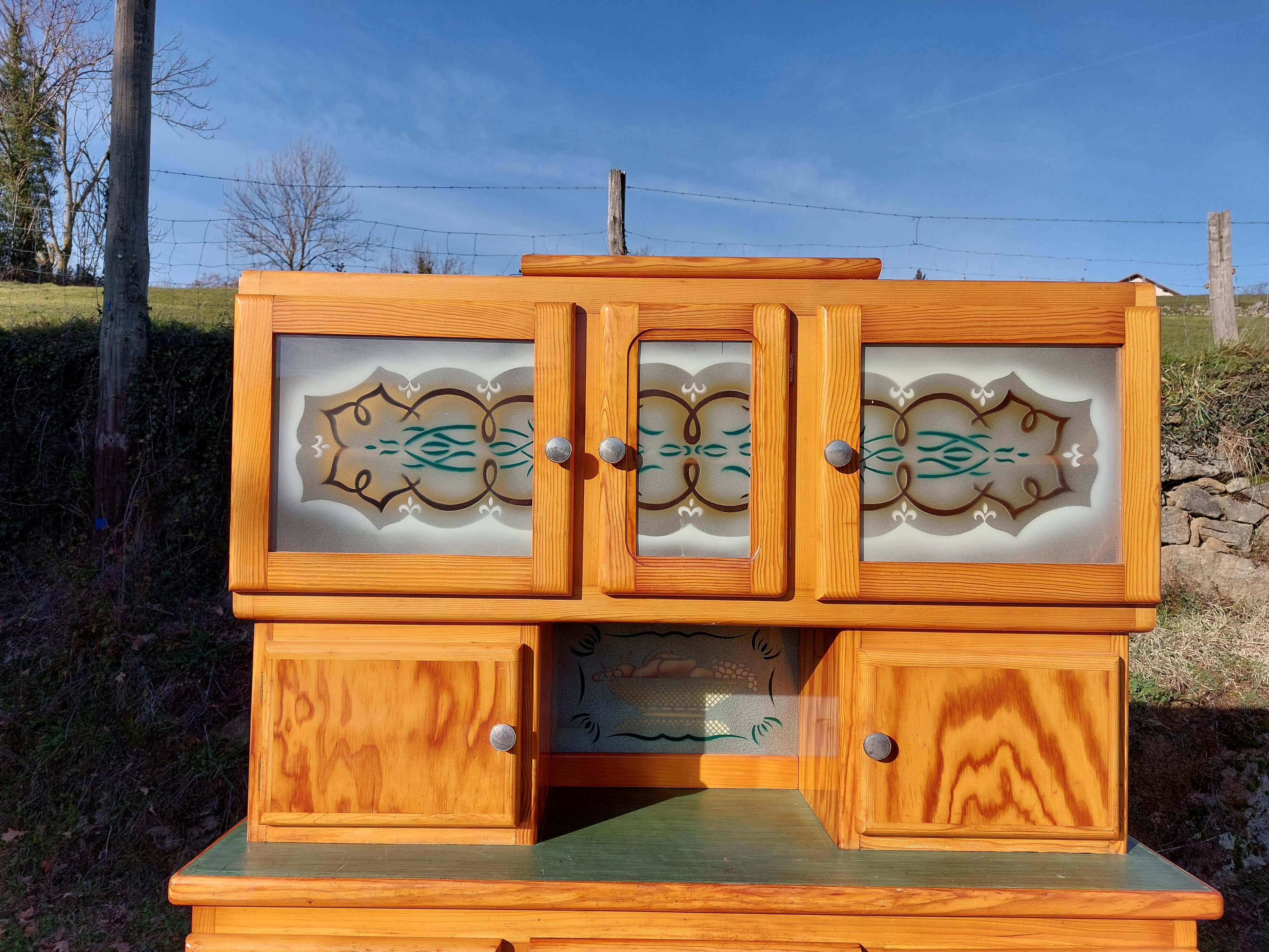 Whole Mado buffet, golden honey color