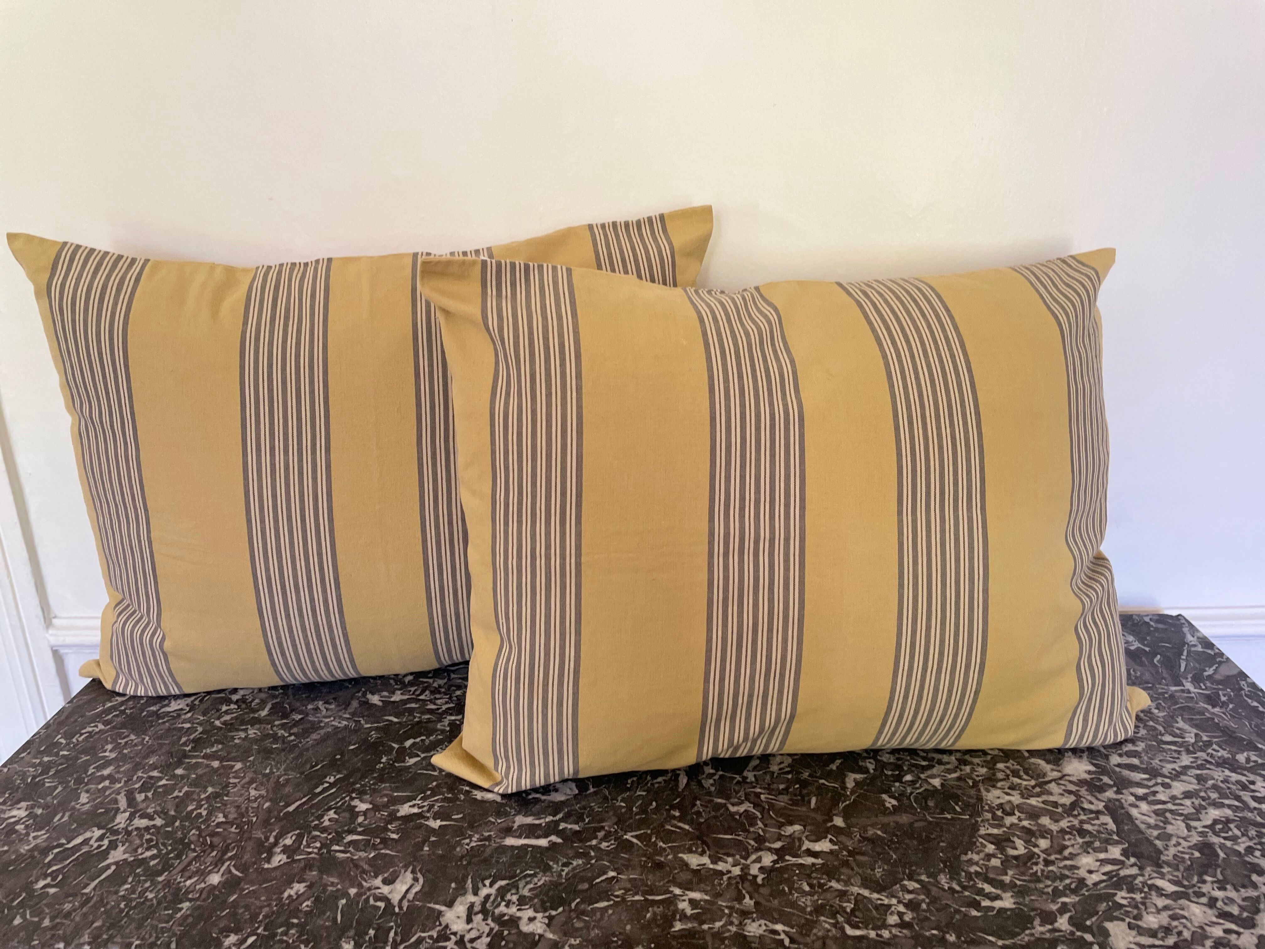 Coussin rayé